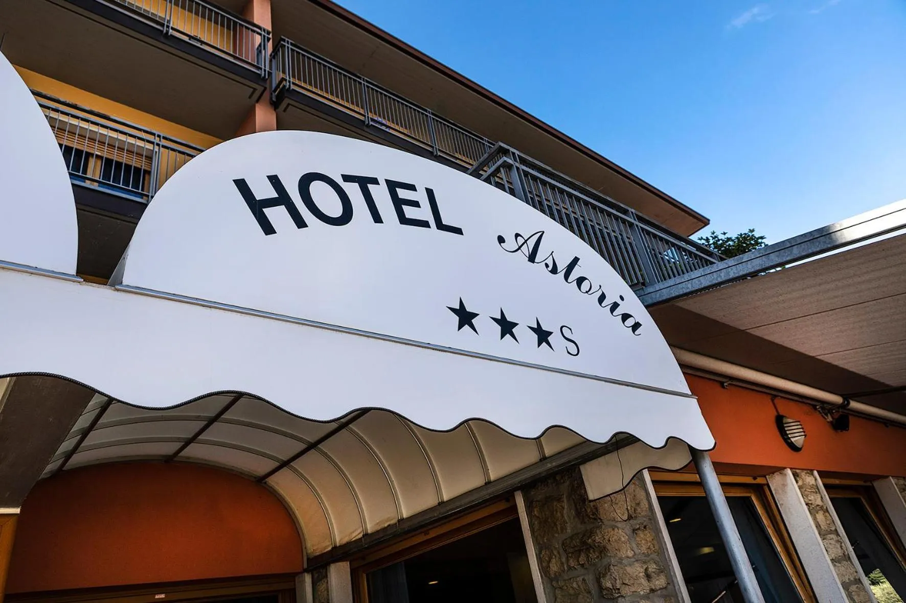 Facade/entrance in Hotel Astoria - 3stelle S