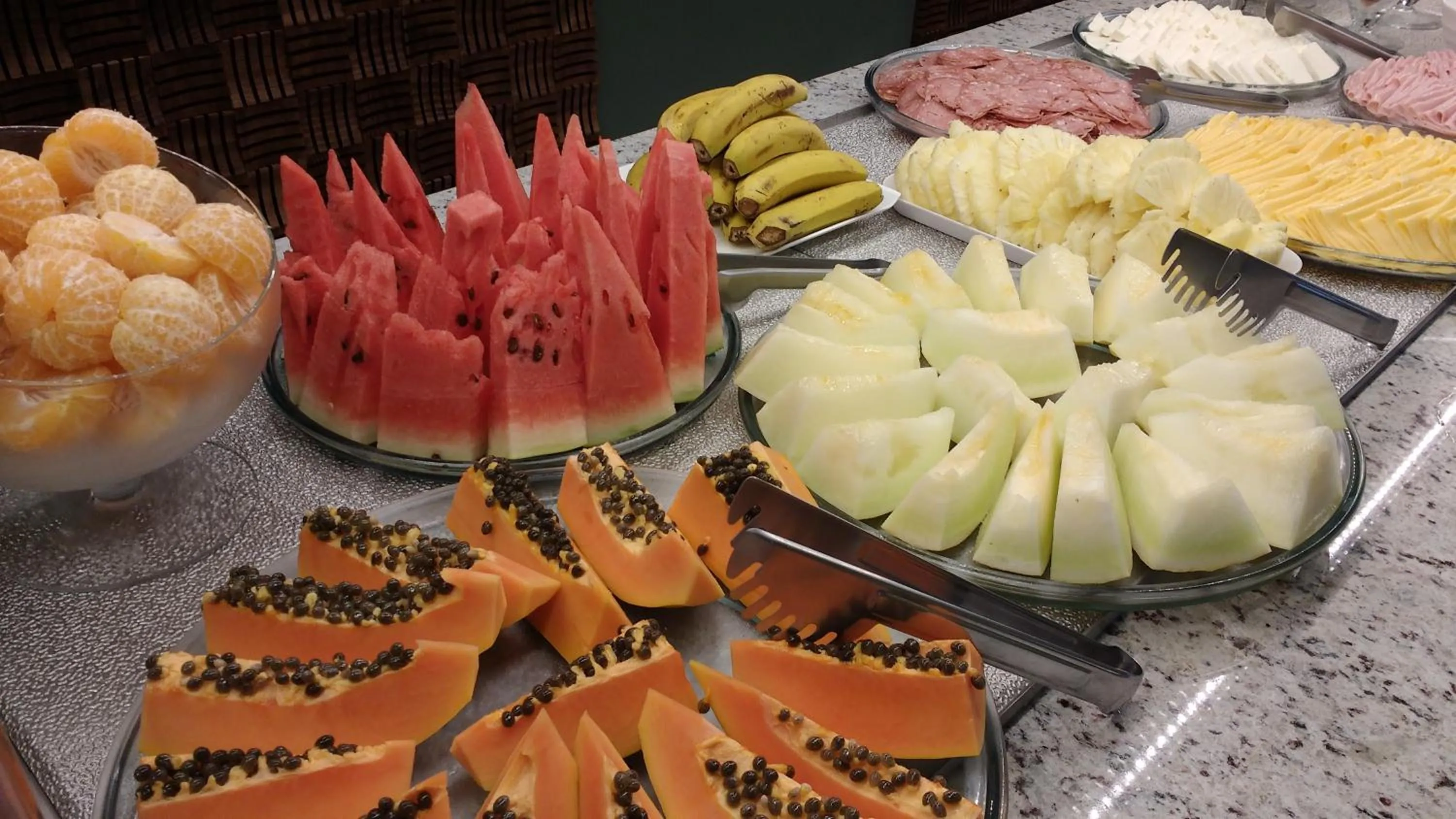 Buffet breakfast in Kaakupe Praia Hotel