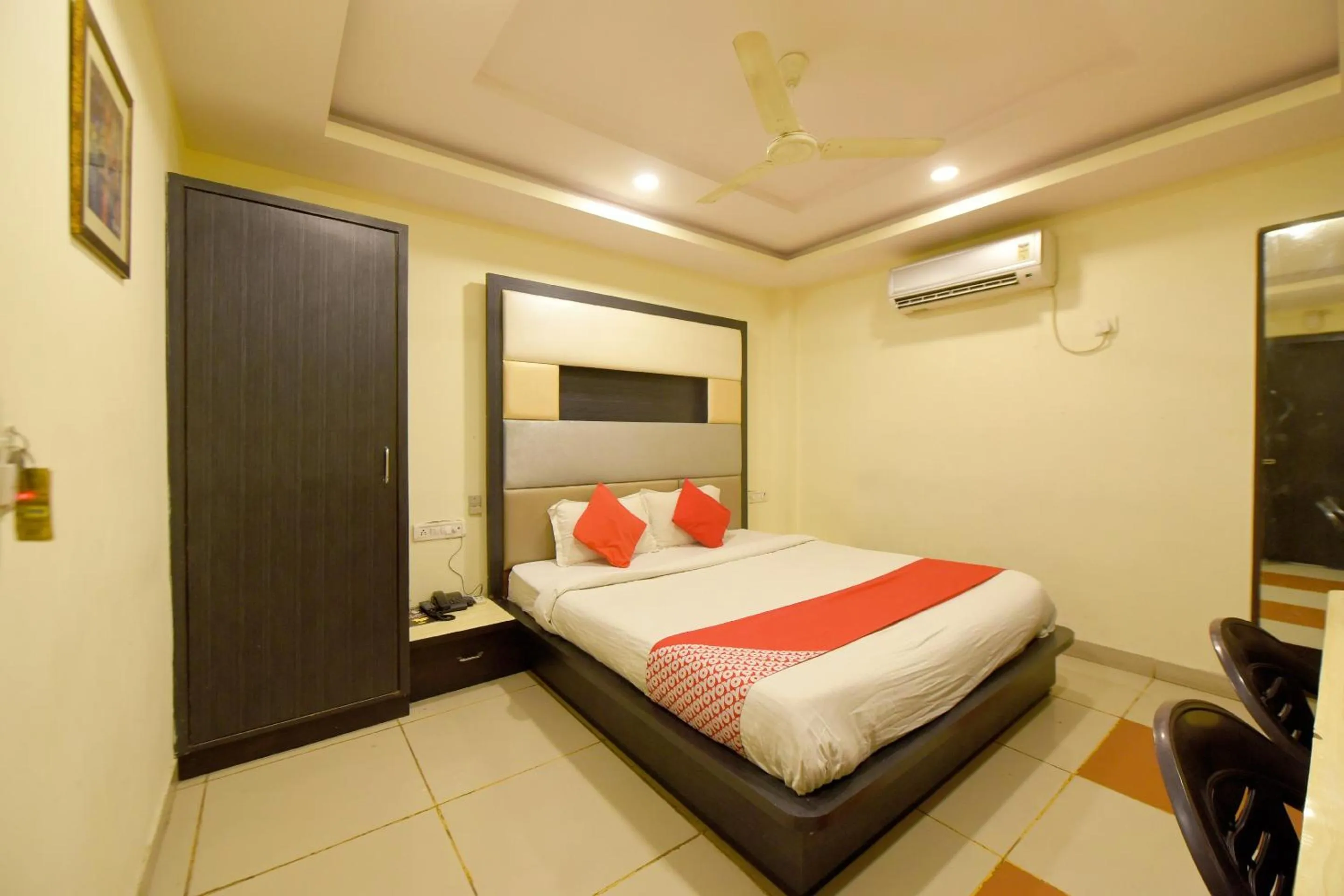 Bedroom, Bed in Collection O Tip Top