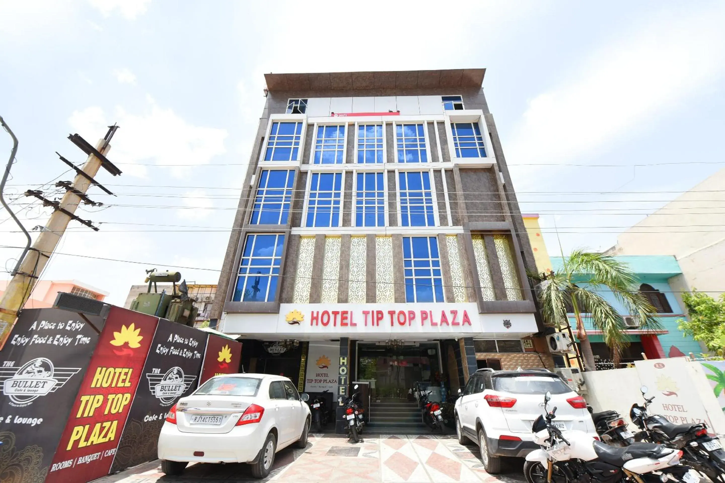 Facade/entrance in Collection O Tip Top Facade/entrance in Collection O Tip Top