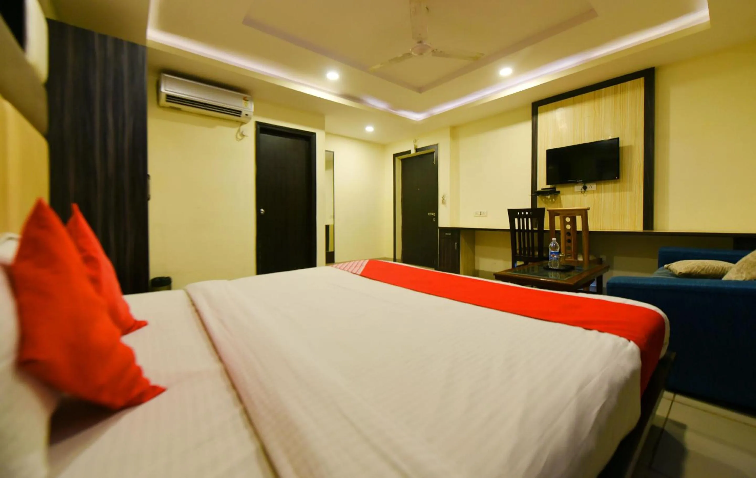 Bedroom, Bed in Collection O Tip Top