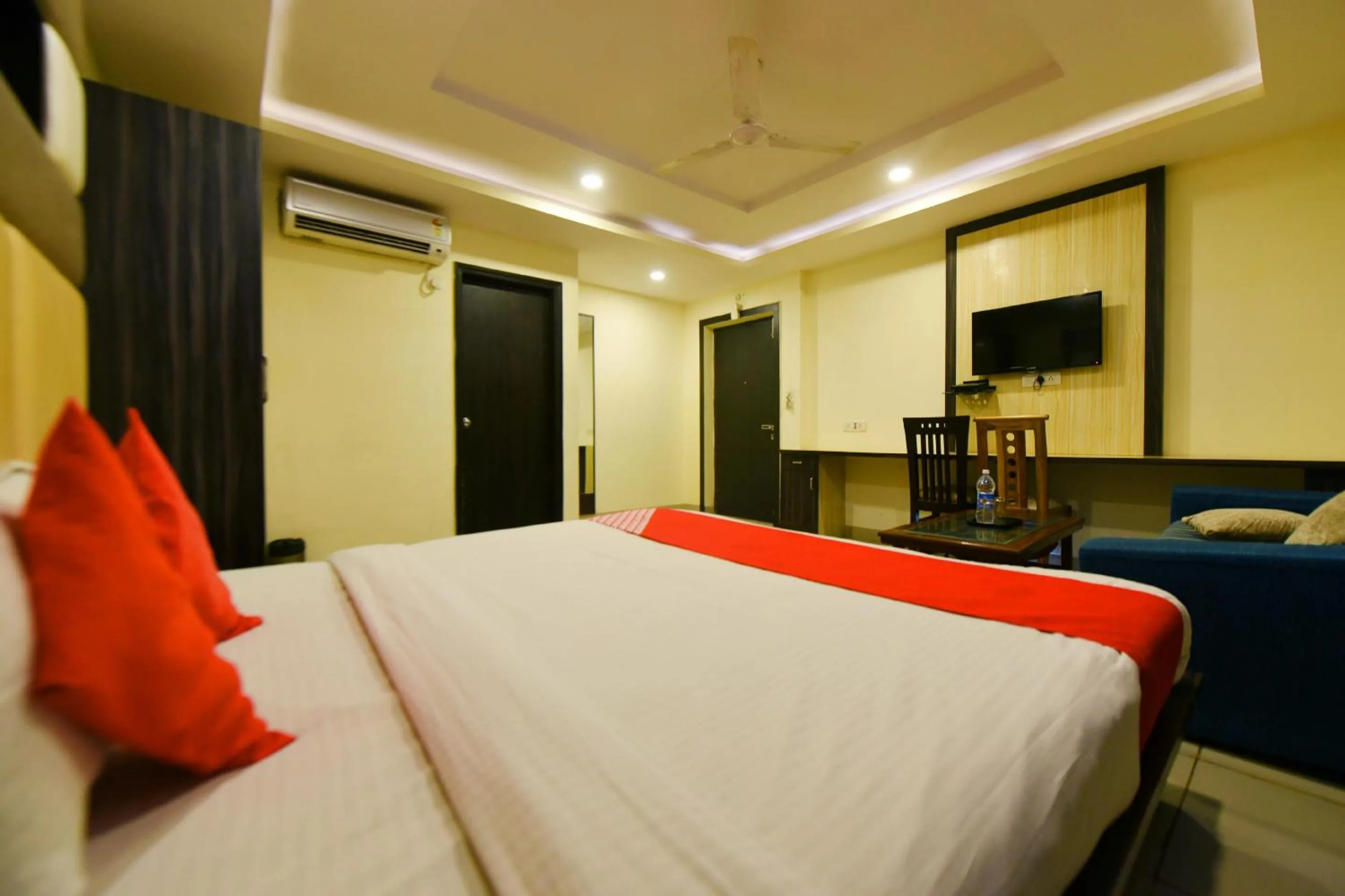 Bedroom, Bed in Collection O Tip Top