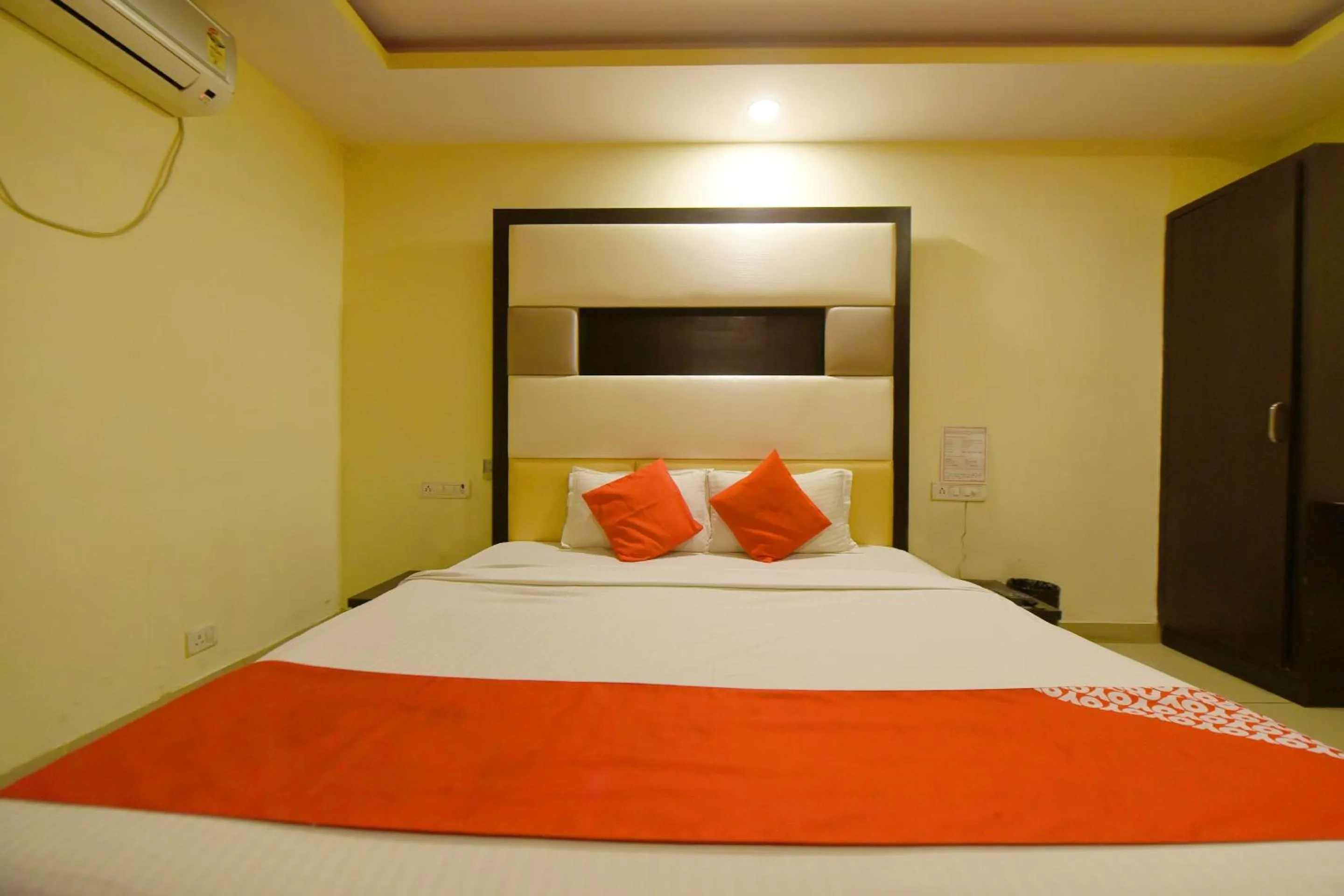 Bedroom, Bed in Collection O Tip Top