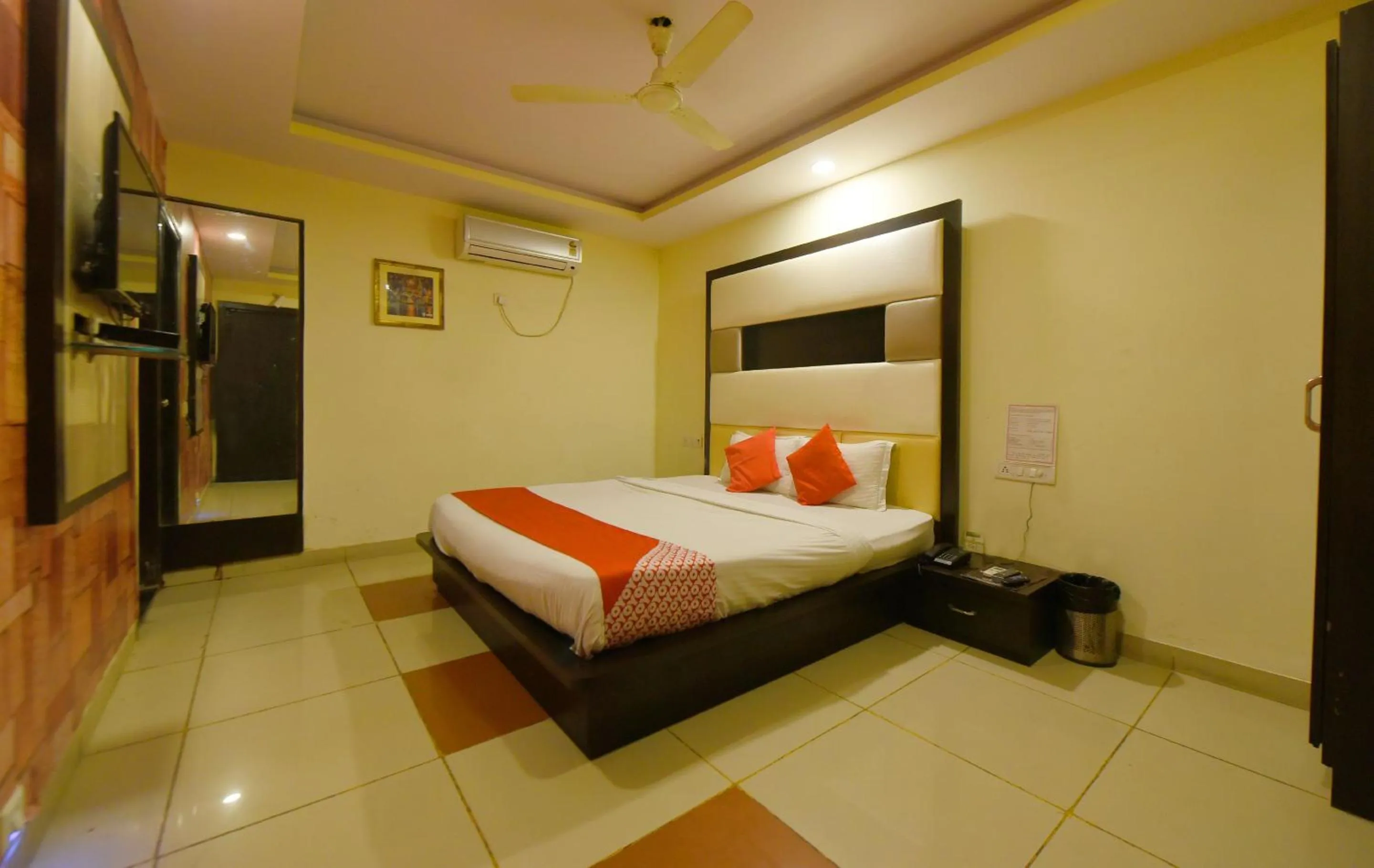 Bedroom, Bed in Collection O Tip Top