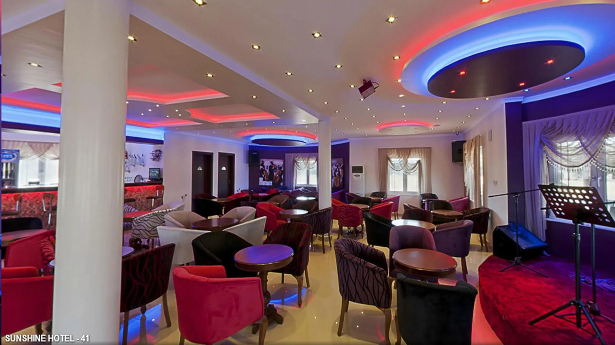 Communal lounge/ TV room in Geyi̇kli̇ Sunshi̇ne Hotel