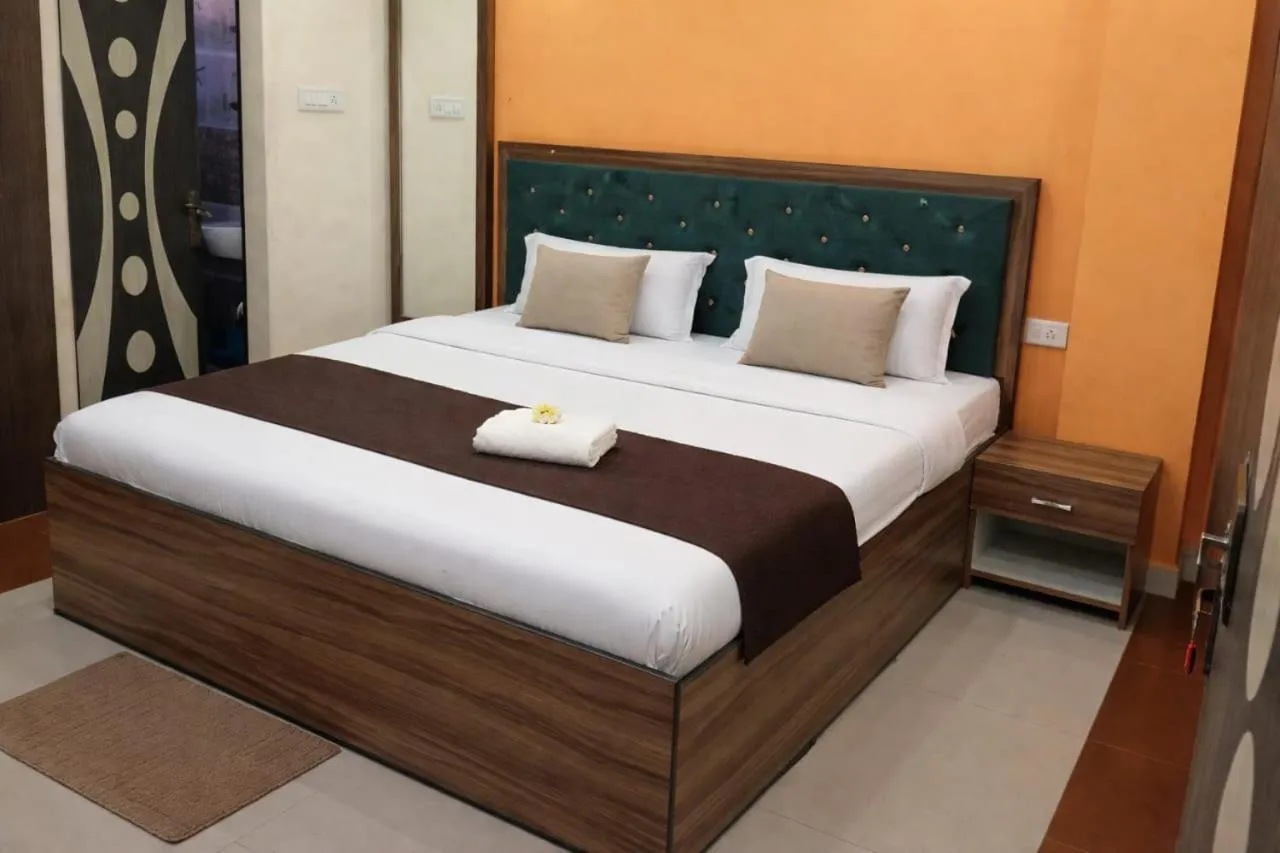 Superior Double Room in Hotel Shivoham