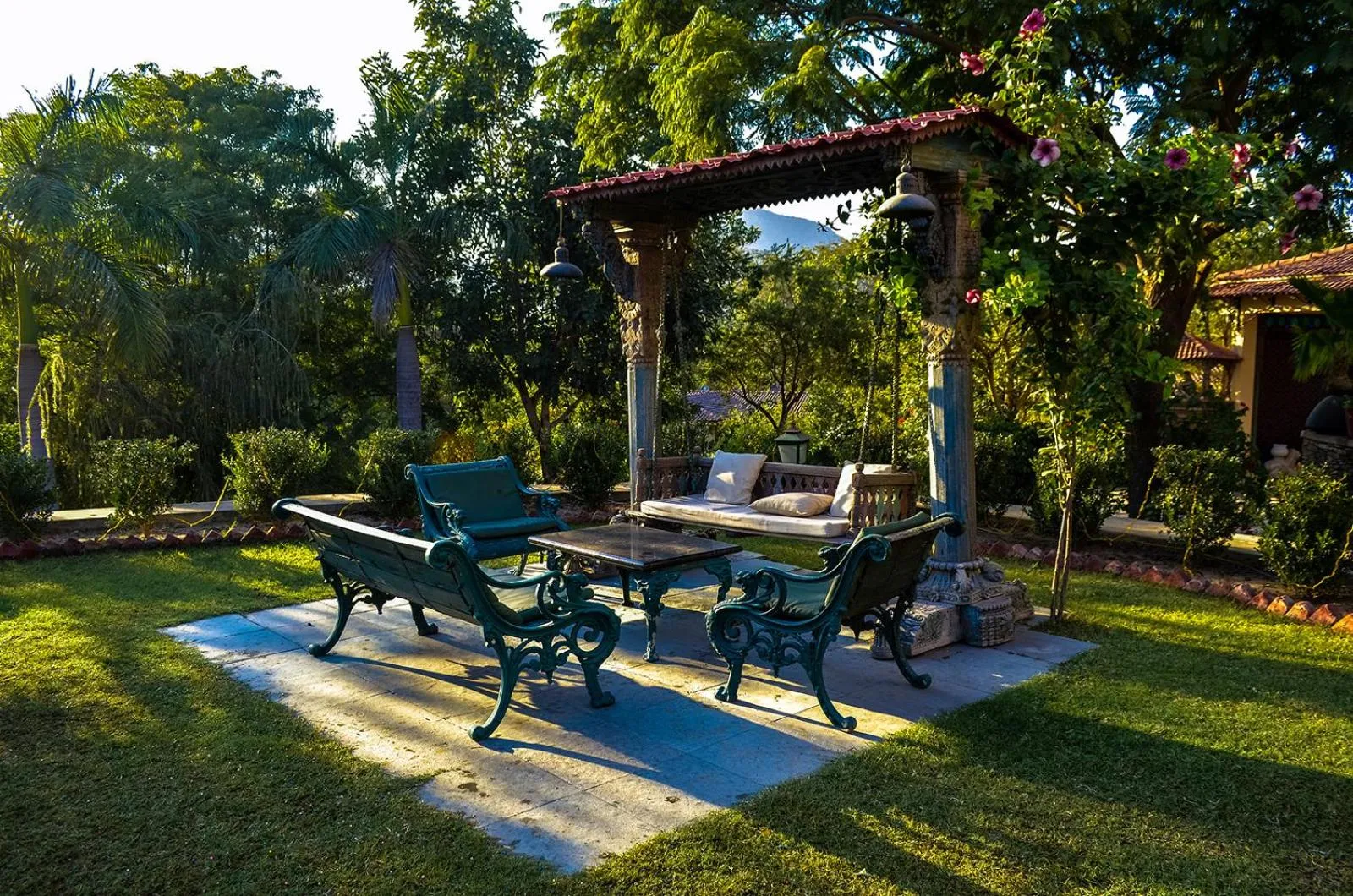 Garden in The Royal Retreat Resort & Spa