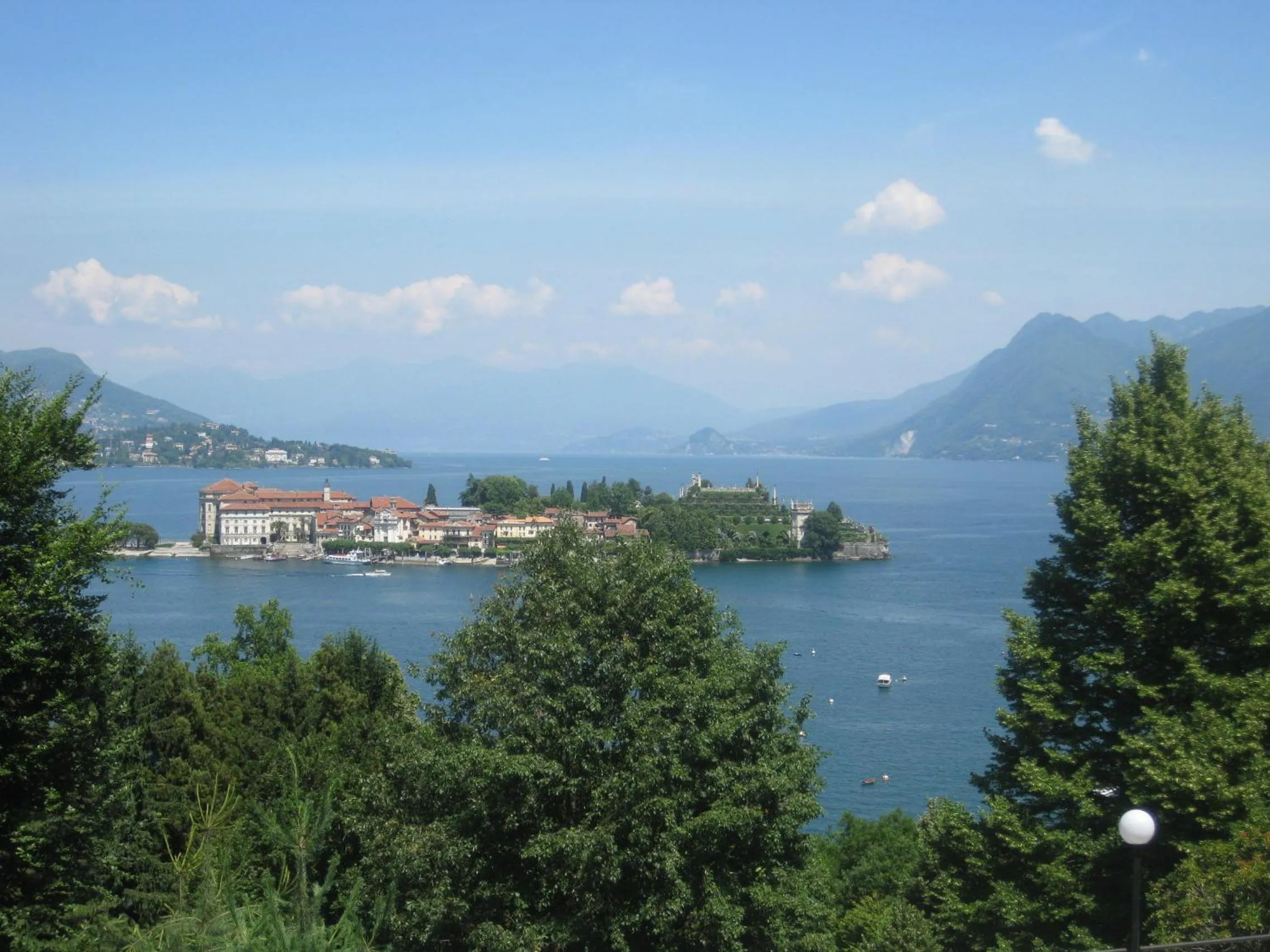 Double or Twin Room with Lake View in Villa Maria