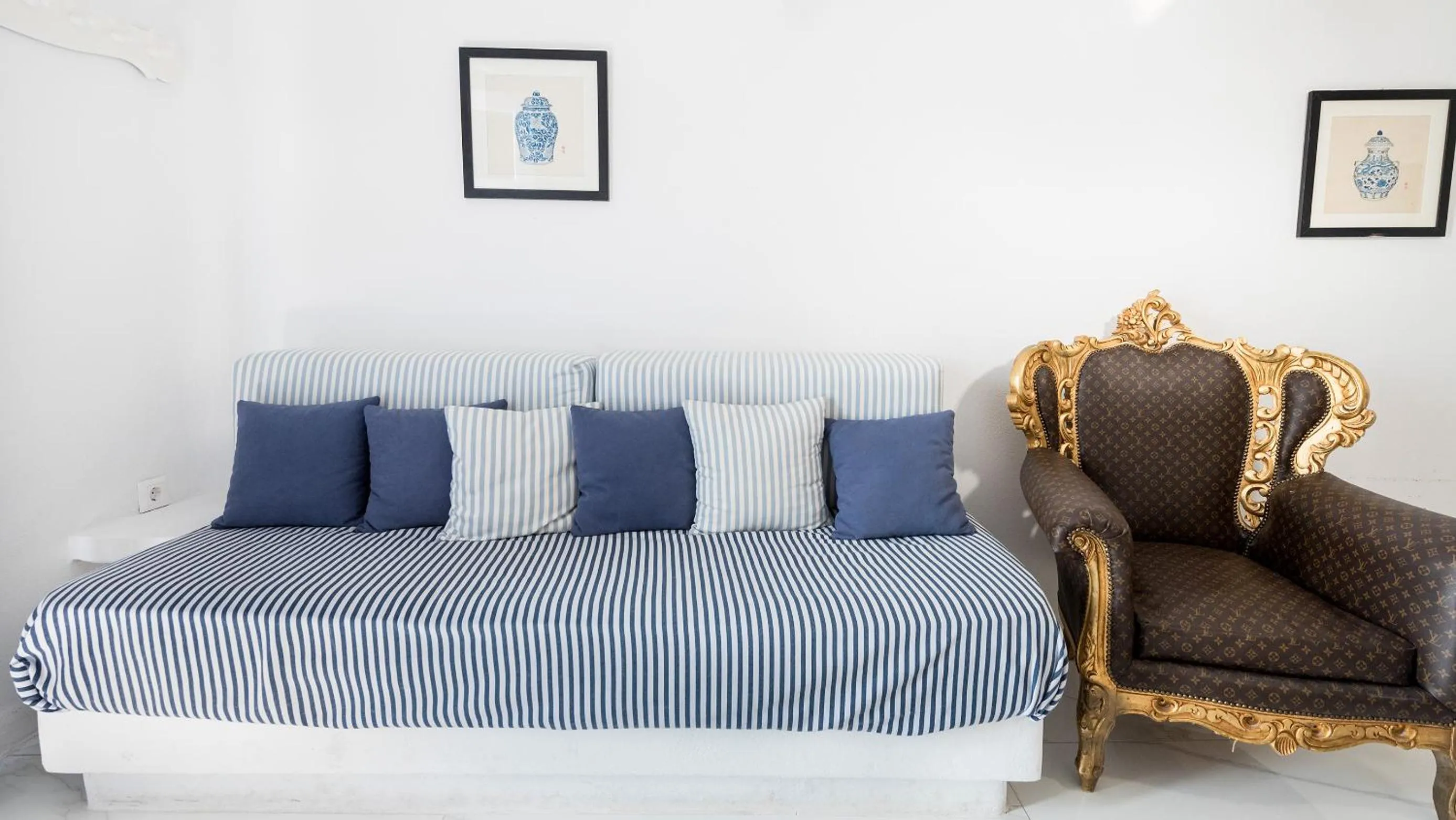 Seating area in Alexander Villas