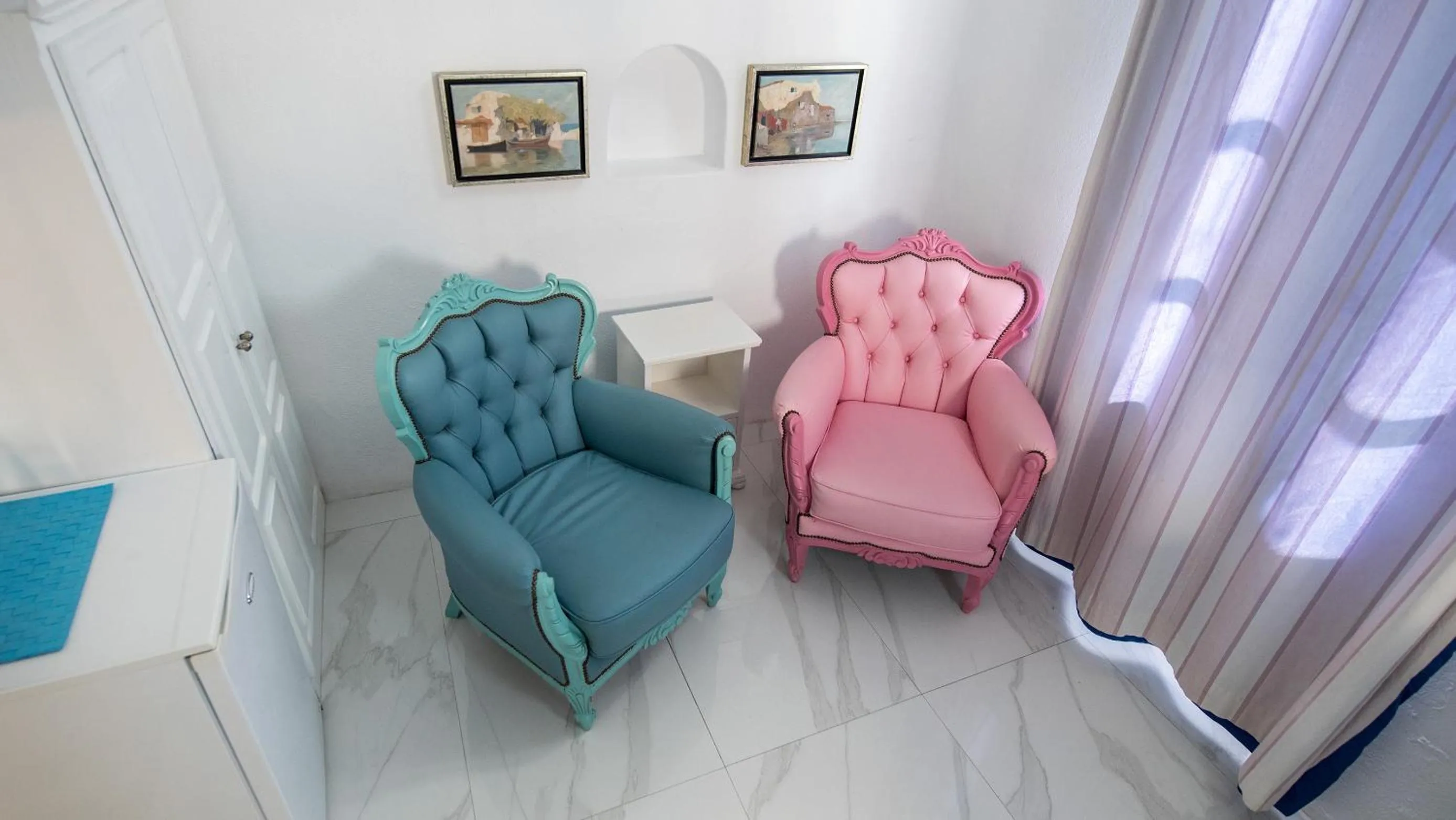 Seating area in Alexander Villas