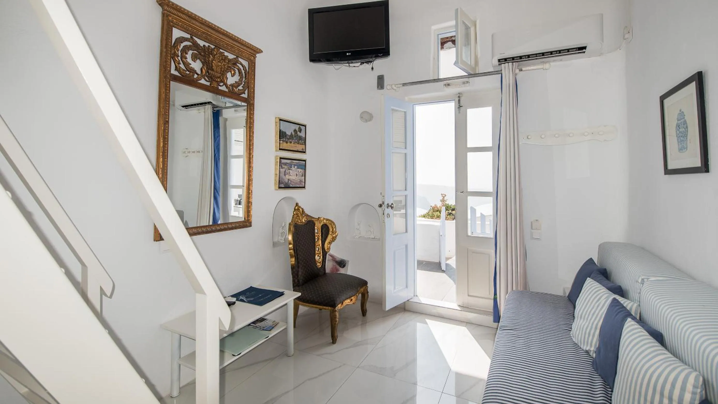 TV and multimedia in Alexander Villas