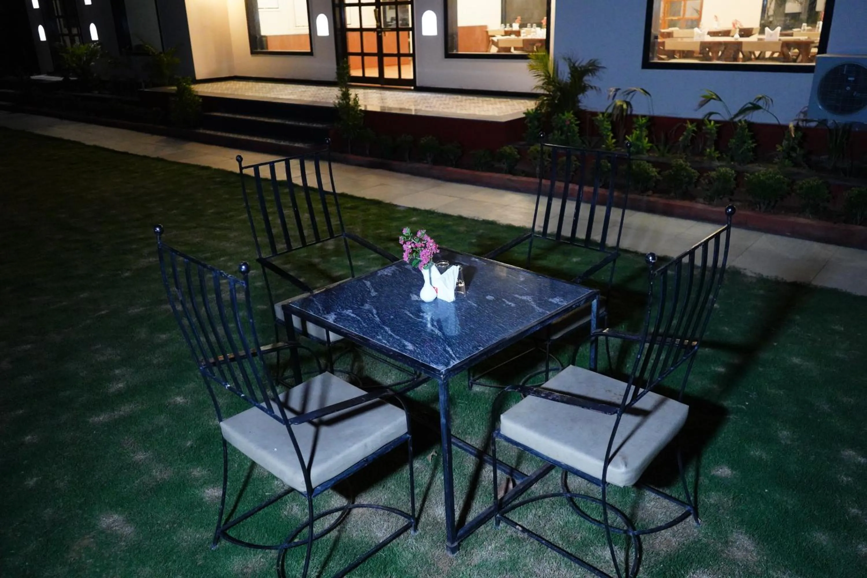 Seating area in Sundervan Vilas Ranthambore