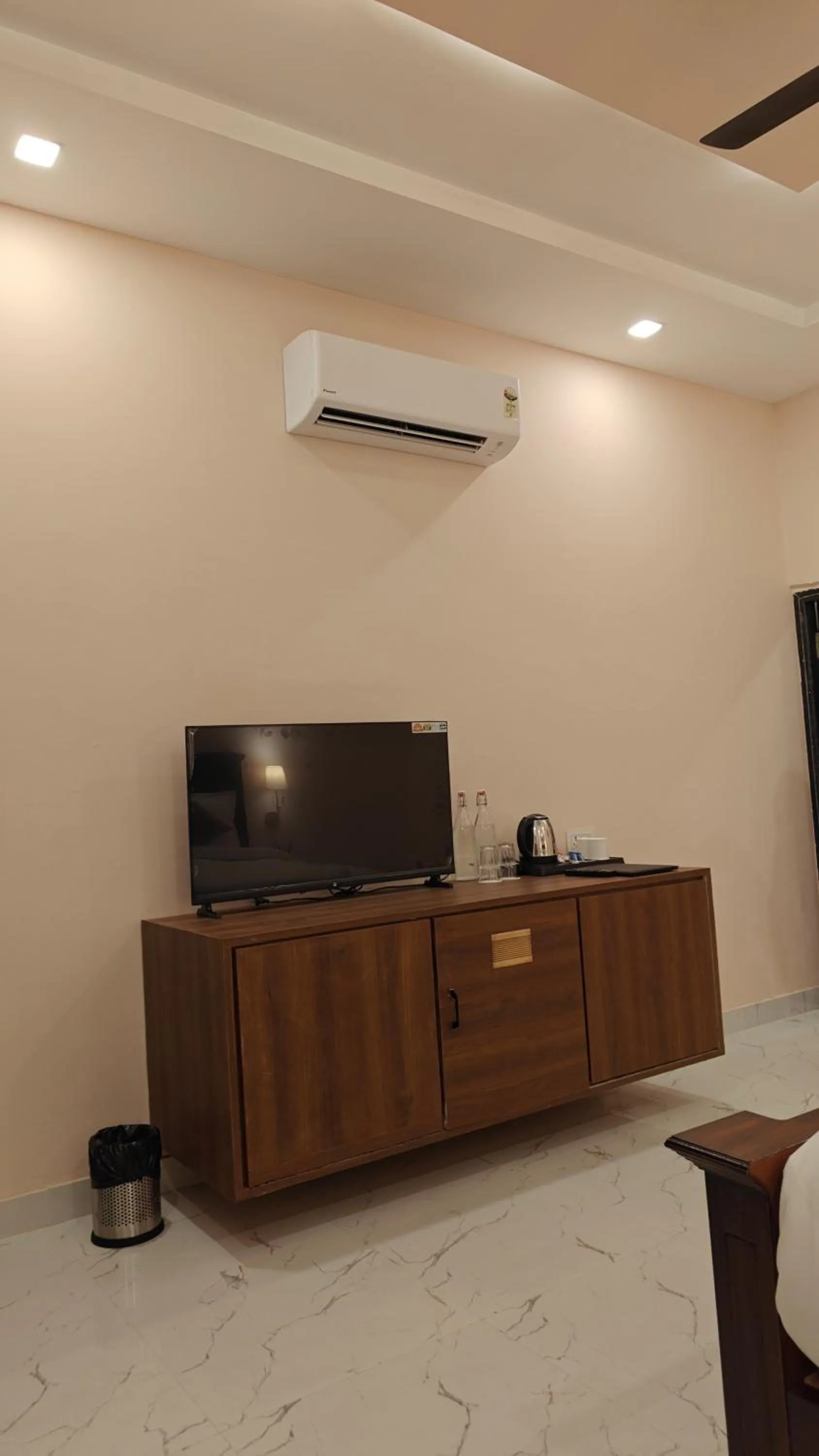 TV and multimedia in Sundervan Vilas Ranthambore