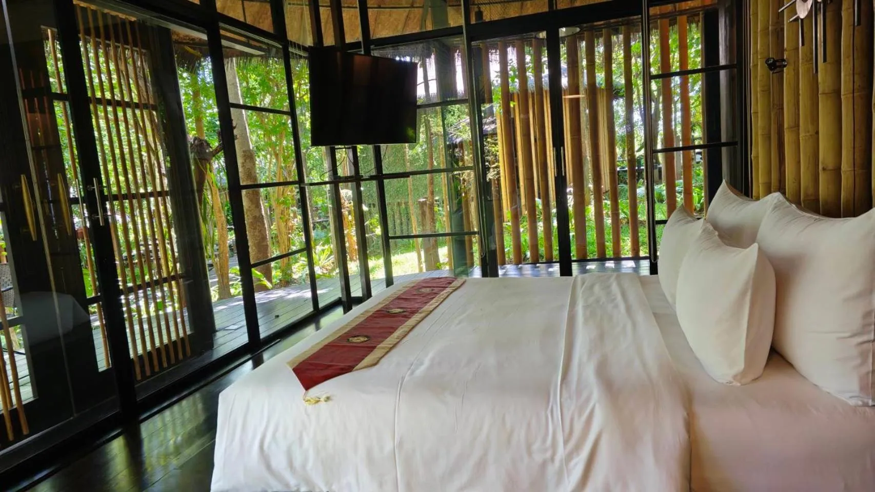 Bed in Sanctuary Kanchanaburi