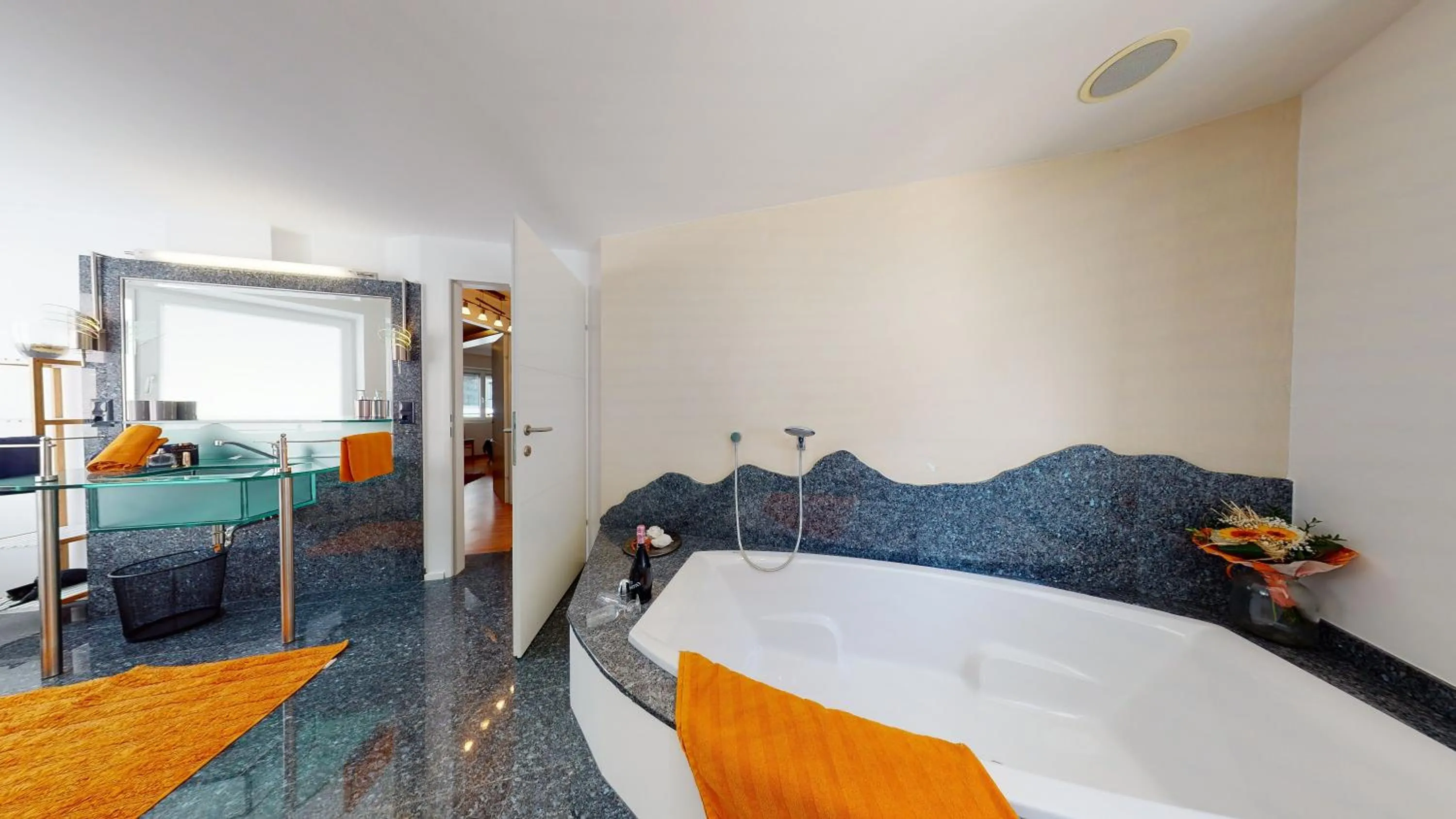 Bathroom, Bed in AlpinDesign Kaunertal