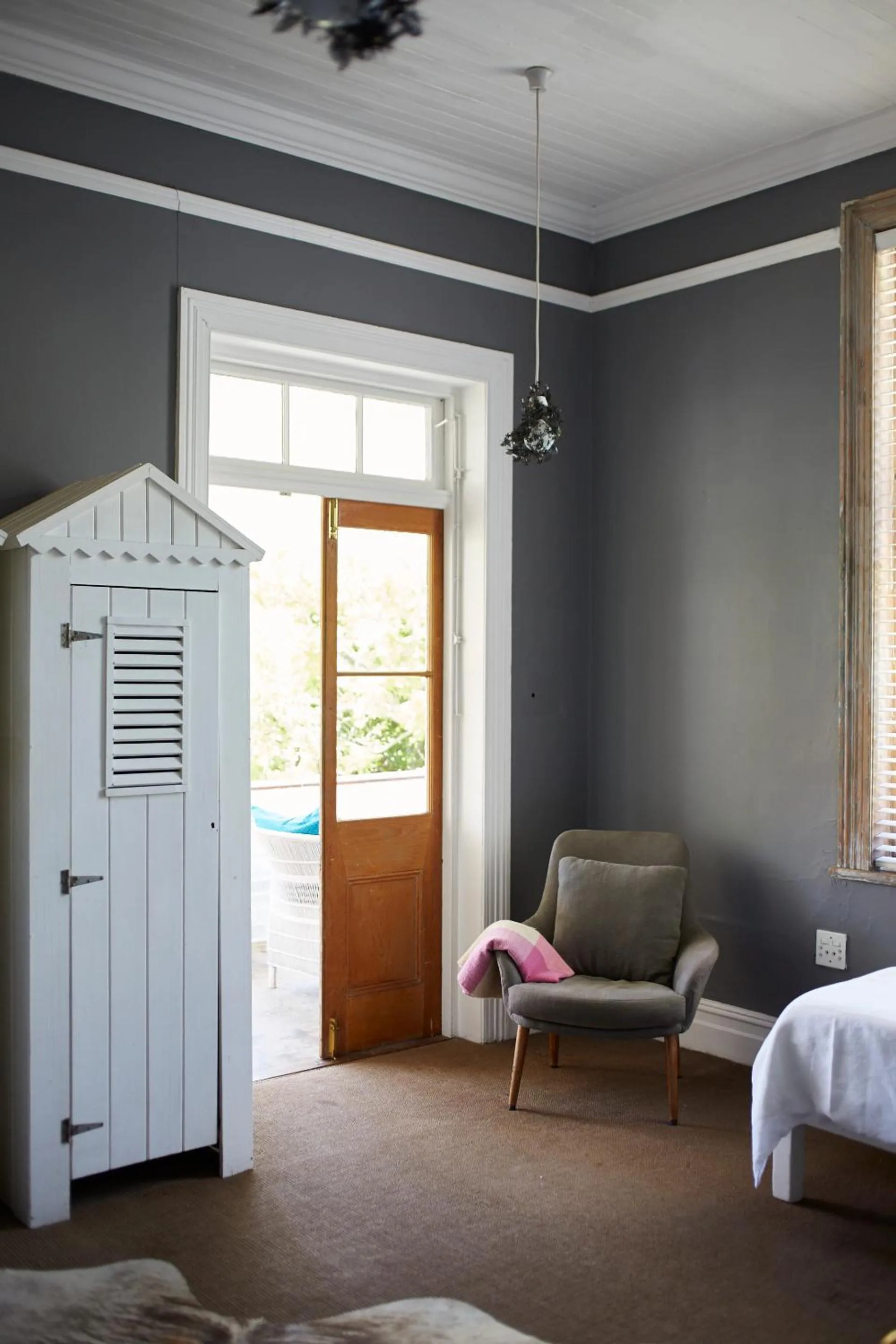 Seating area, Bed in InAweStays Holiday Homes