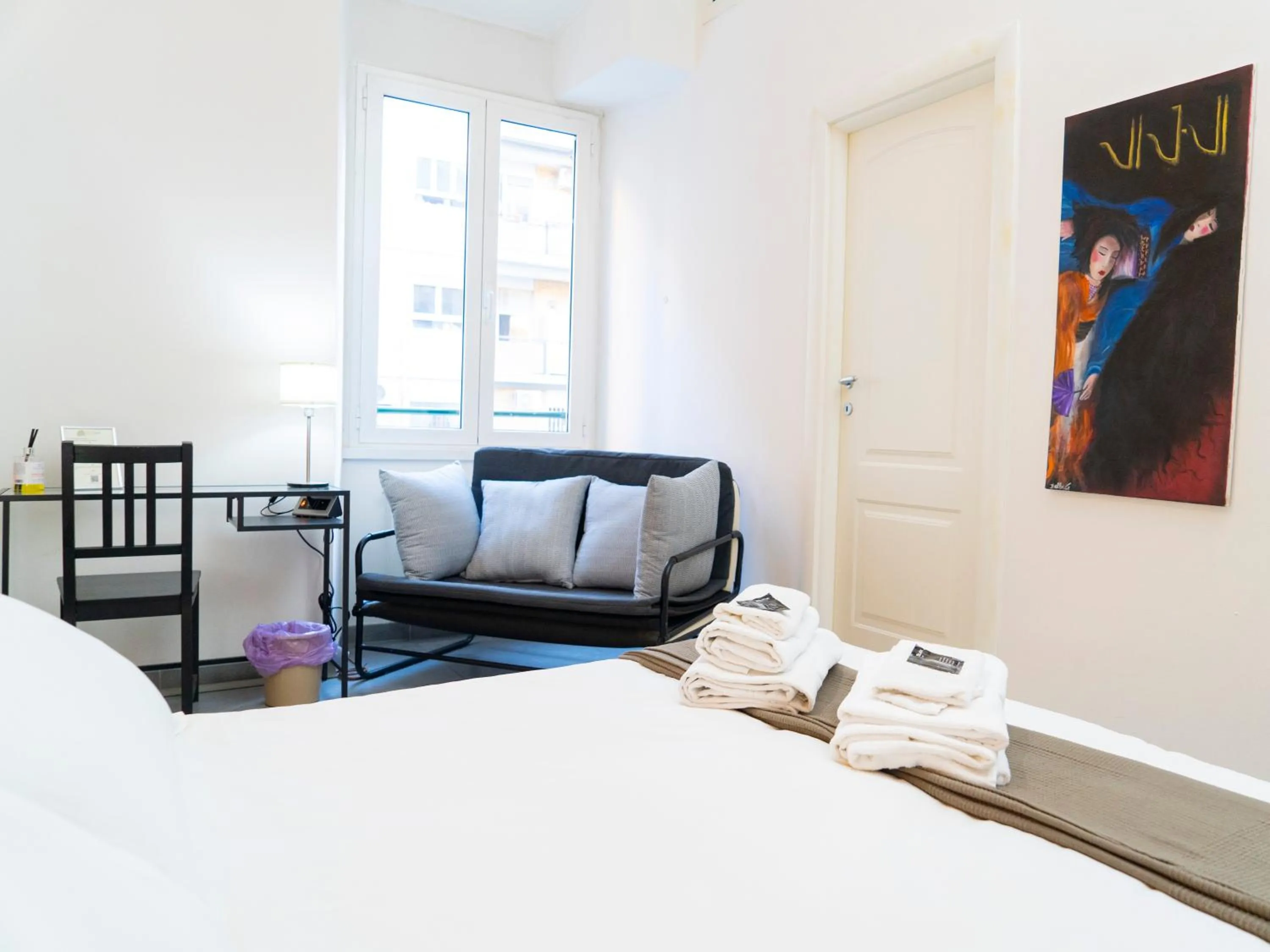 Bedroom, Bed in Salotto Piramide