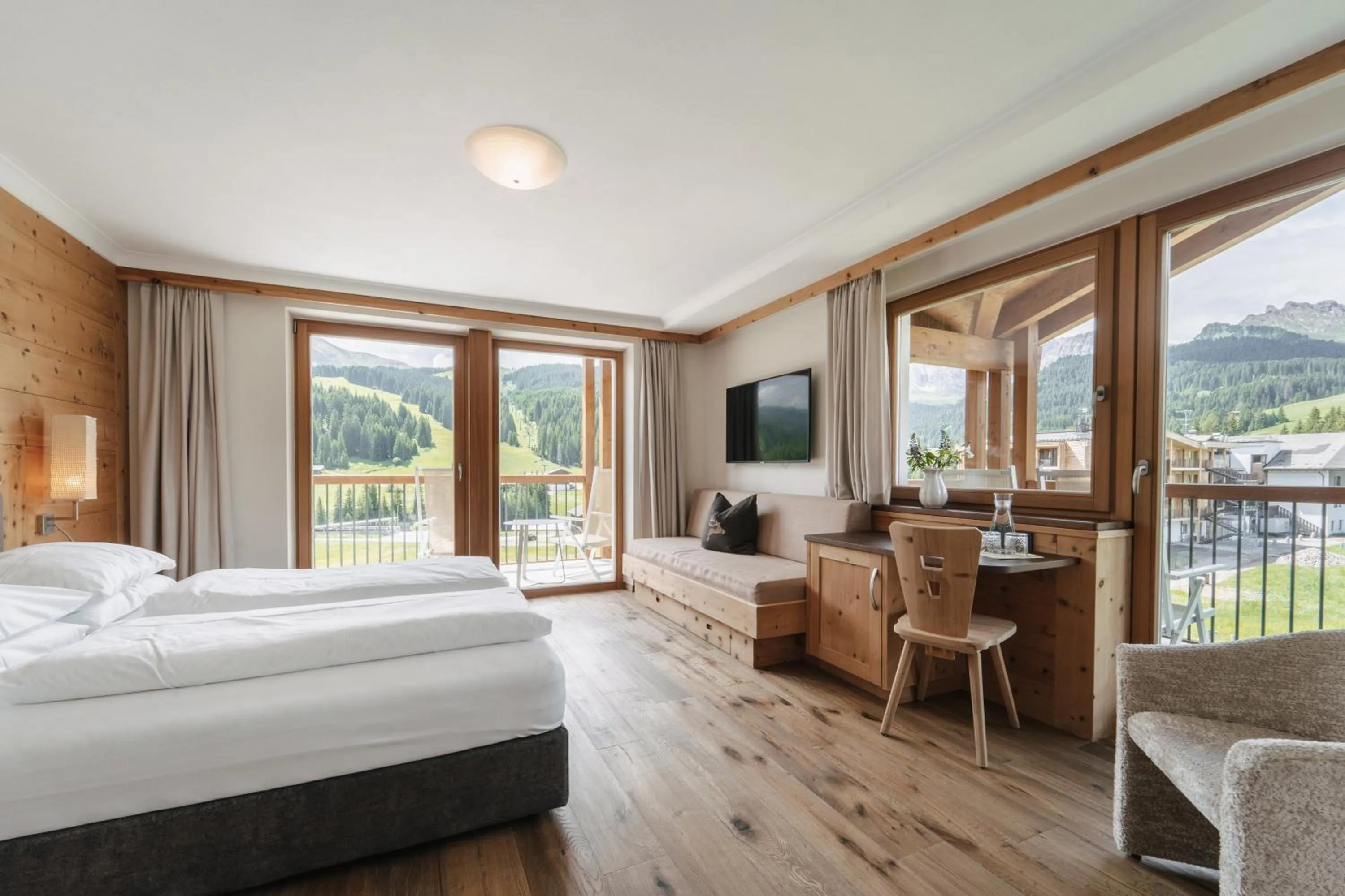 View (from property/room), Bed in Brunelle Seiser Alm Lodge