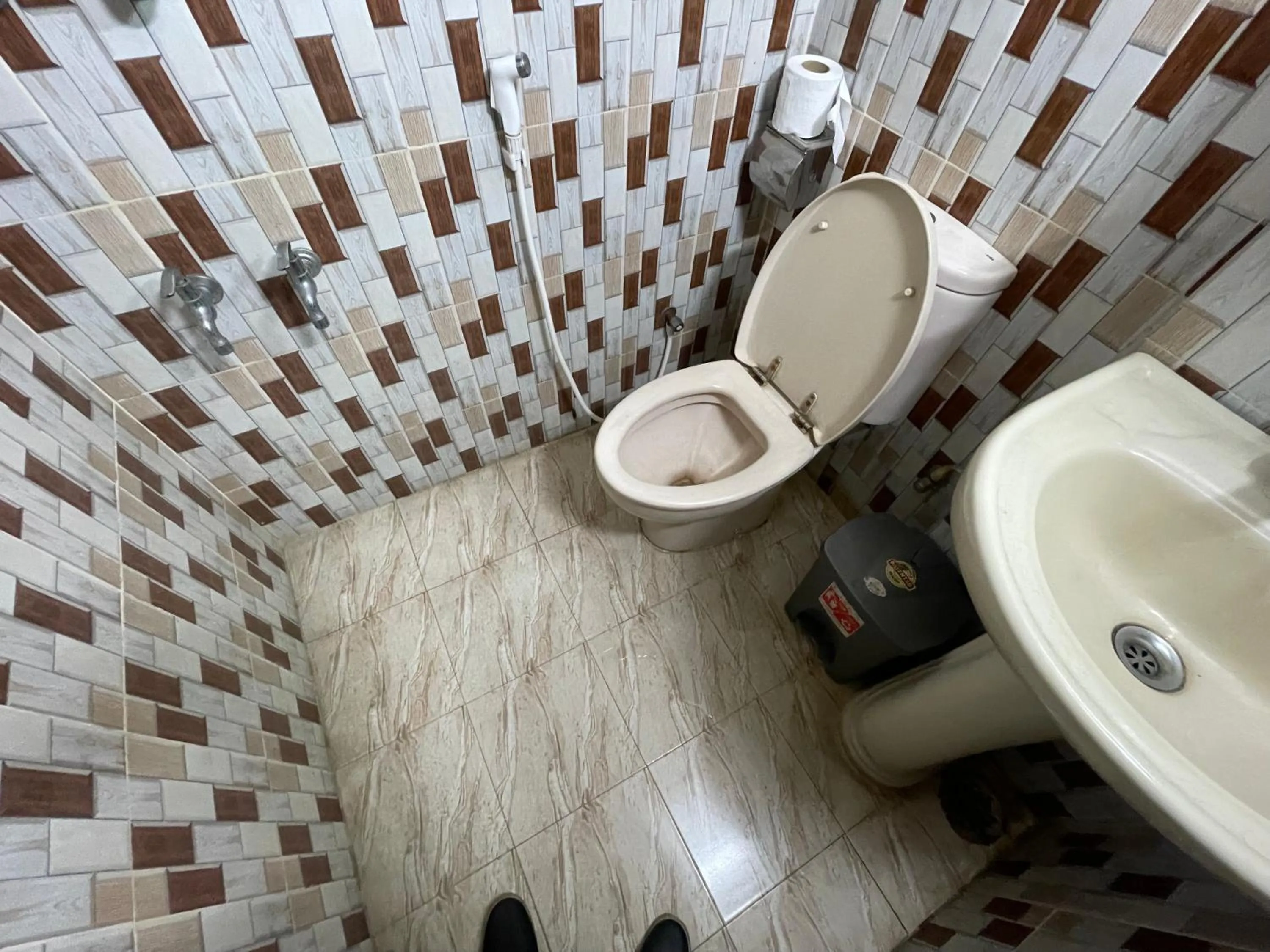 Toilet in Hotel Rosewood Uttara