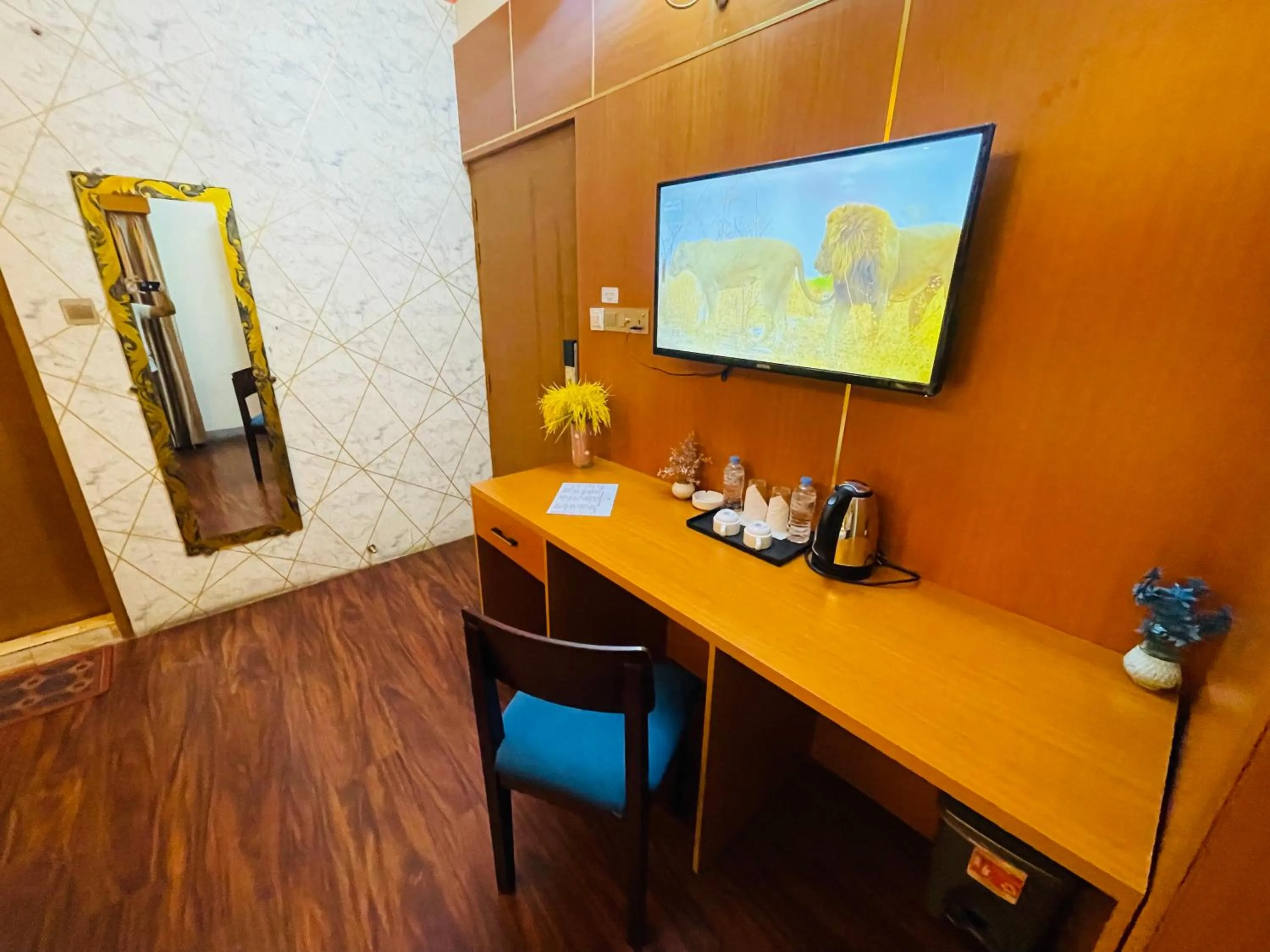 TV and multimedia in Hotel Rosewood Uttara
