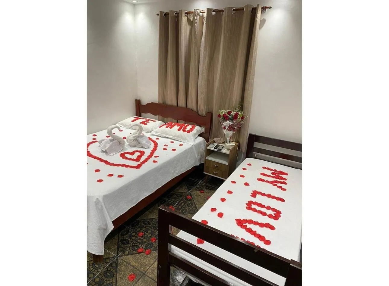 Property building, Bed in Pousada Ninho da Coruja