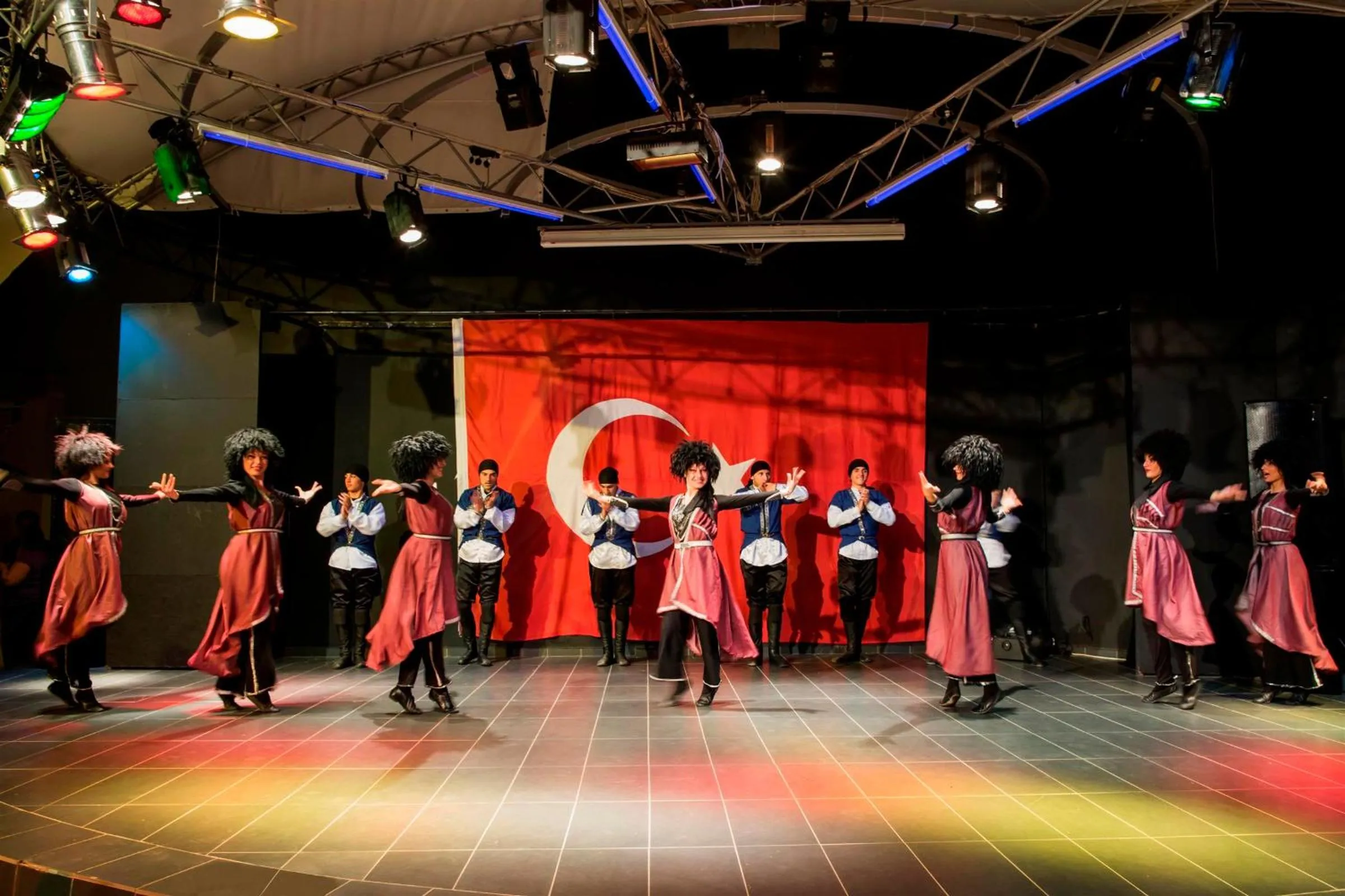 Evening entertainment in Alaiye Resort & Spa Hotel - Ultra All Inclusive