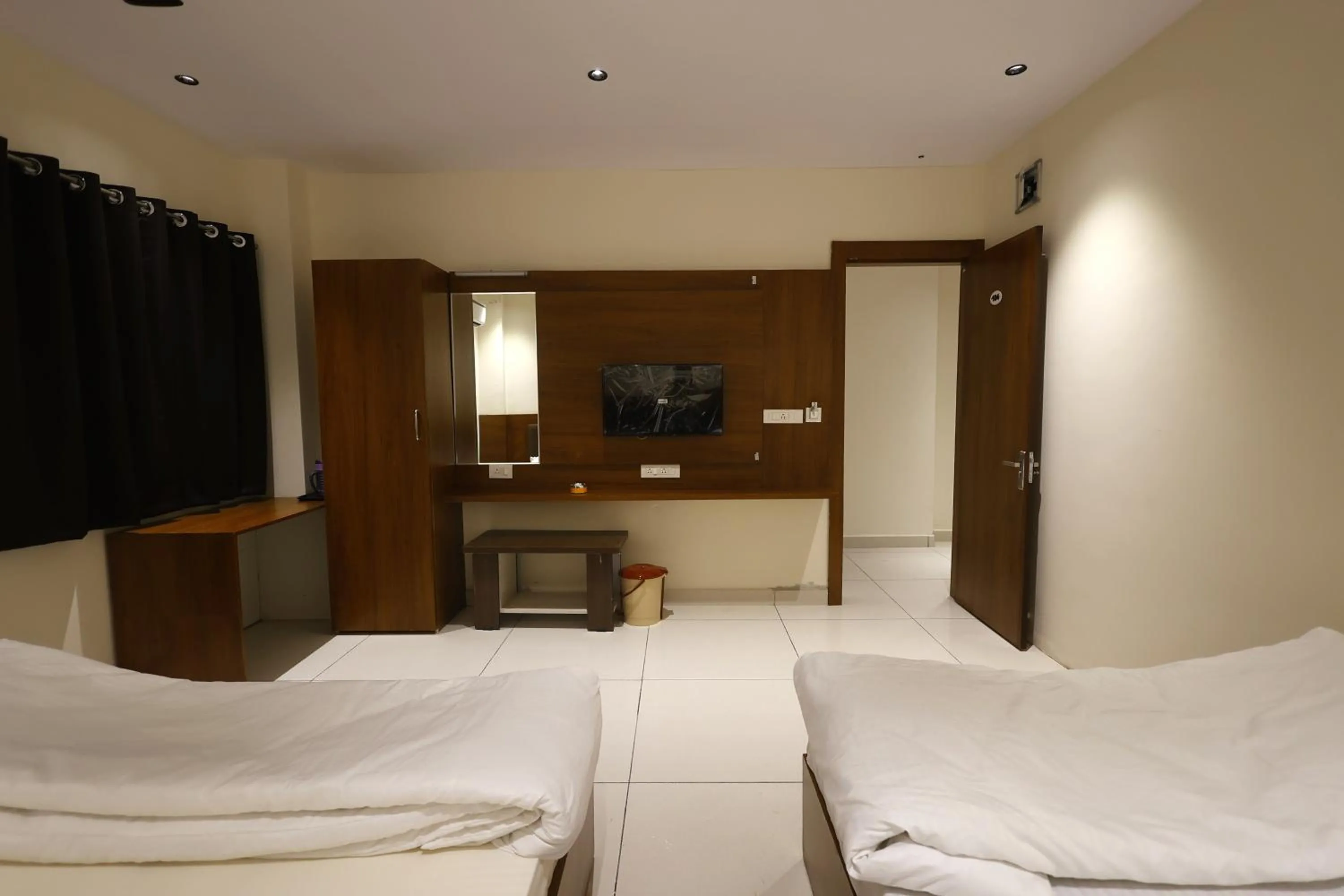 Vardhaman Hotel