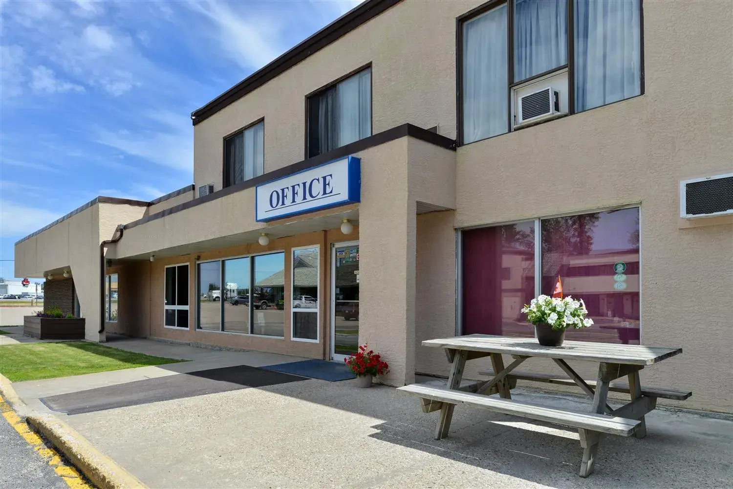 Facade/entrance in Canadas Best Value Inn Whitecourt Facade/entrance in Canadas Best Value Inn Whitecourt