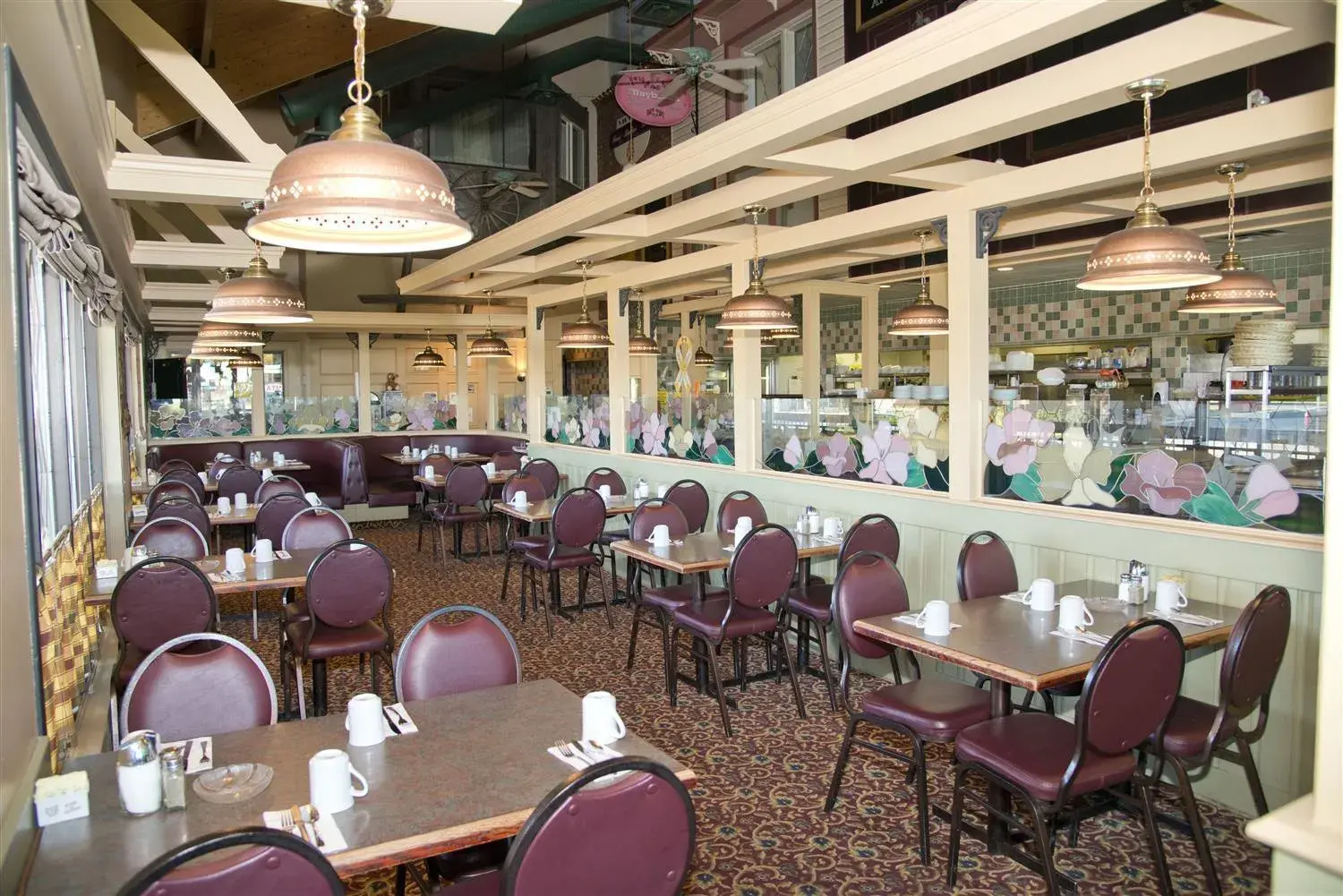 Lounge or bar in Canadas Best Value Inn Whitecourt Lounge or bar in Canadas Best Value Inn Whitecourt