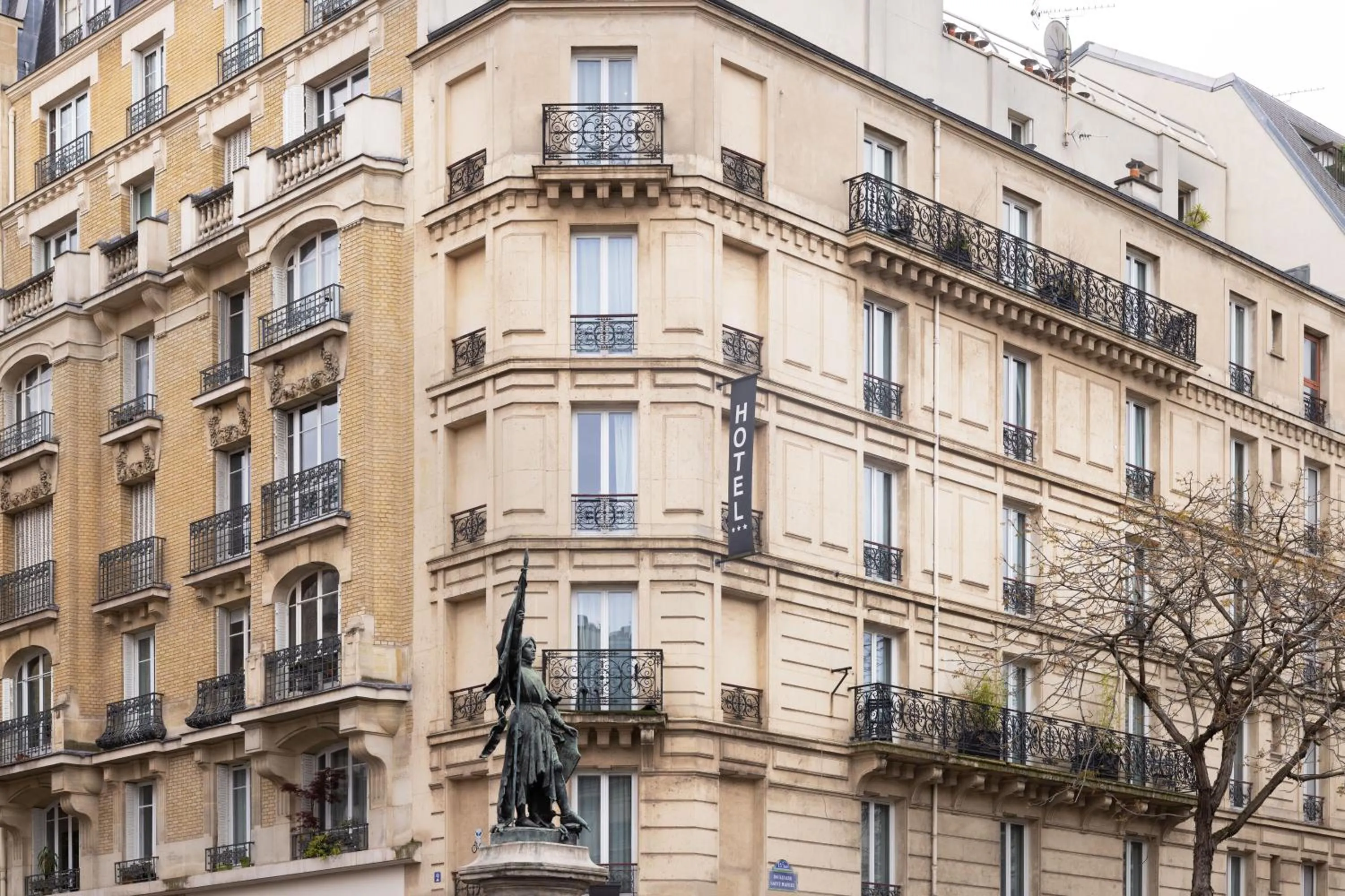 Facade/entrance in Korner Saint Marcel