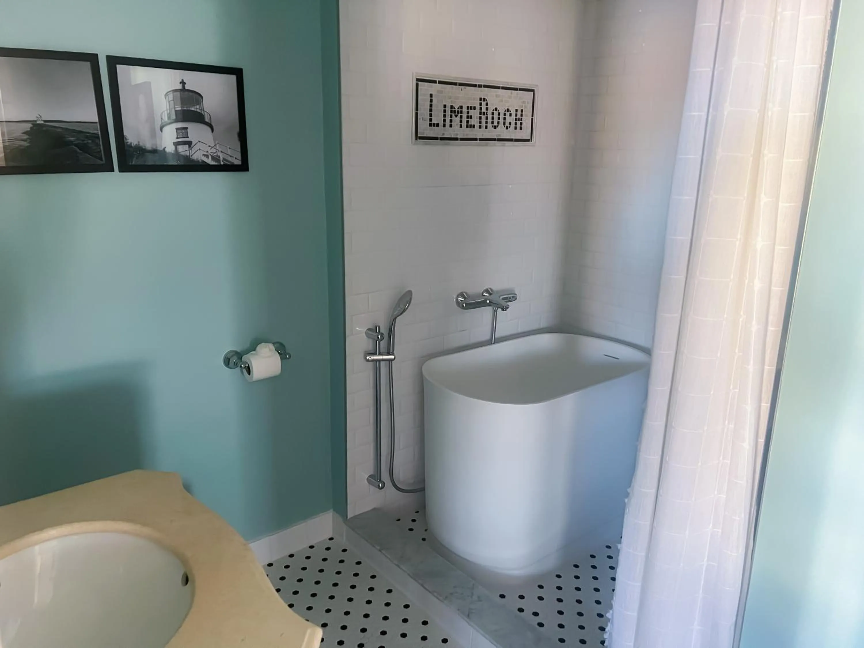 LimeRock Inn
