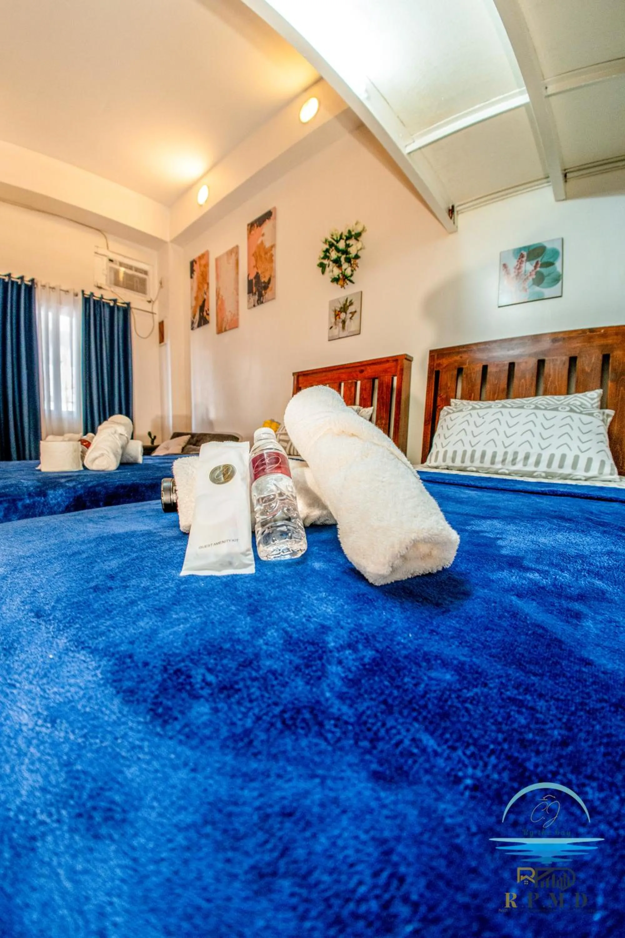 Bed in CJ by the Bay