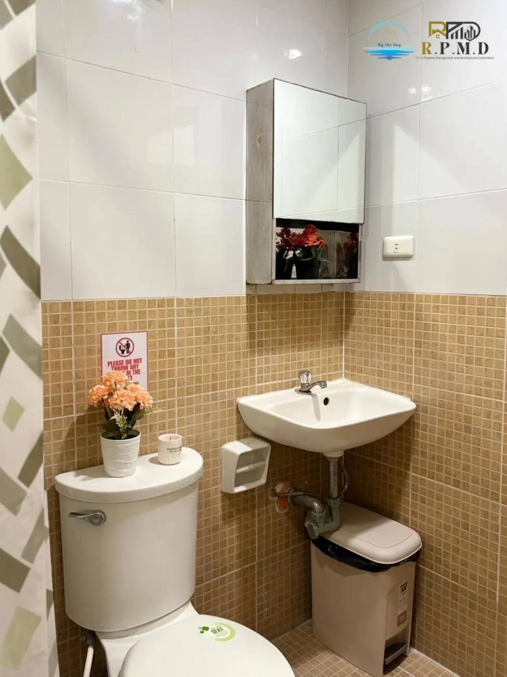 Toilet in CJ by the Bay