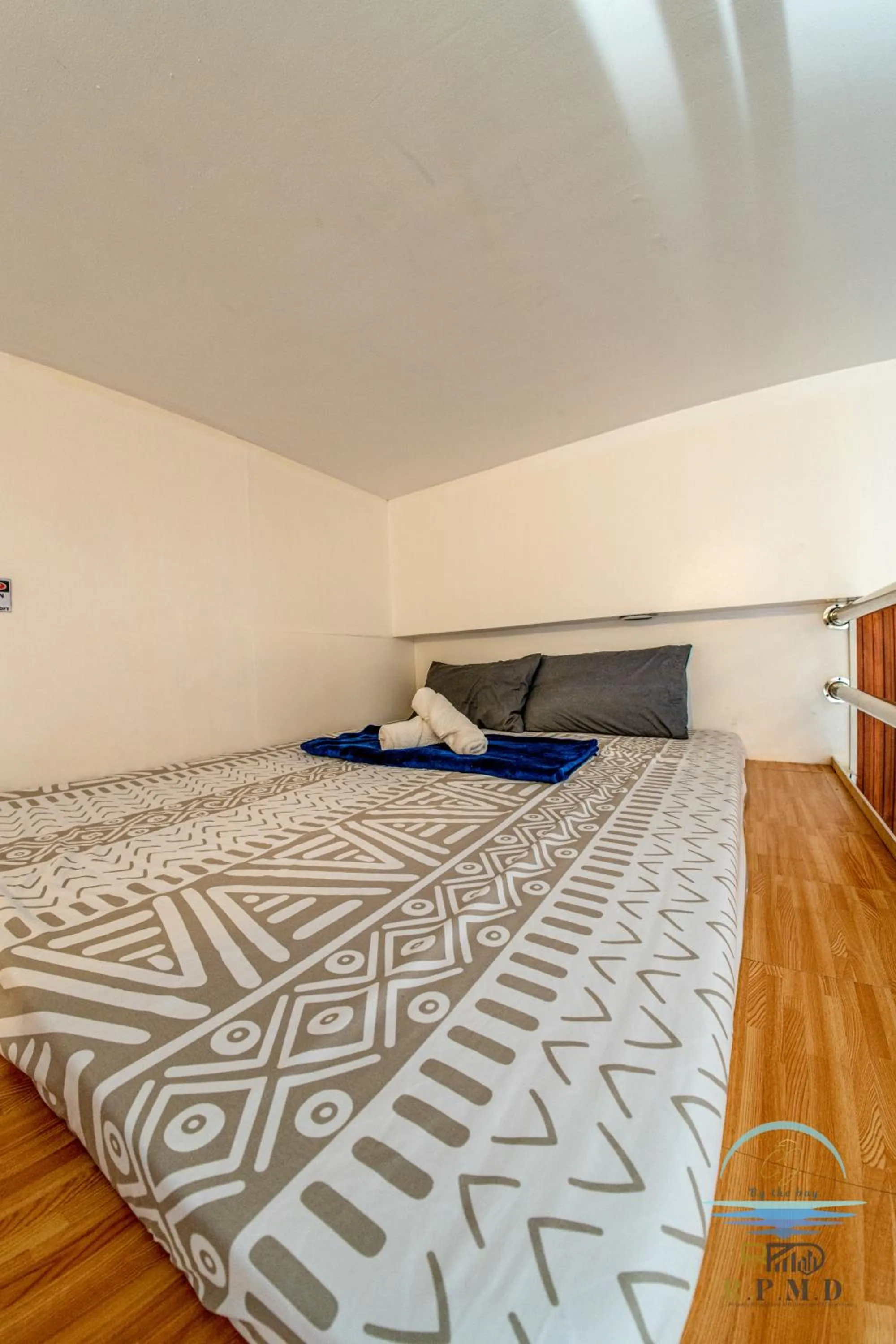 Bed in CJ by the Bay
