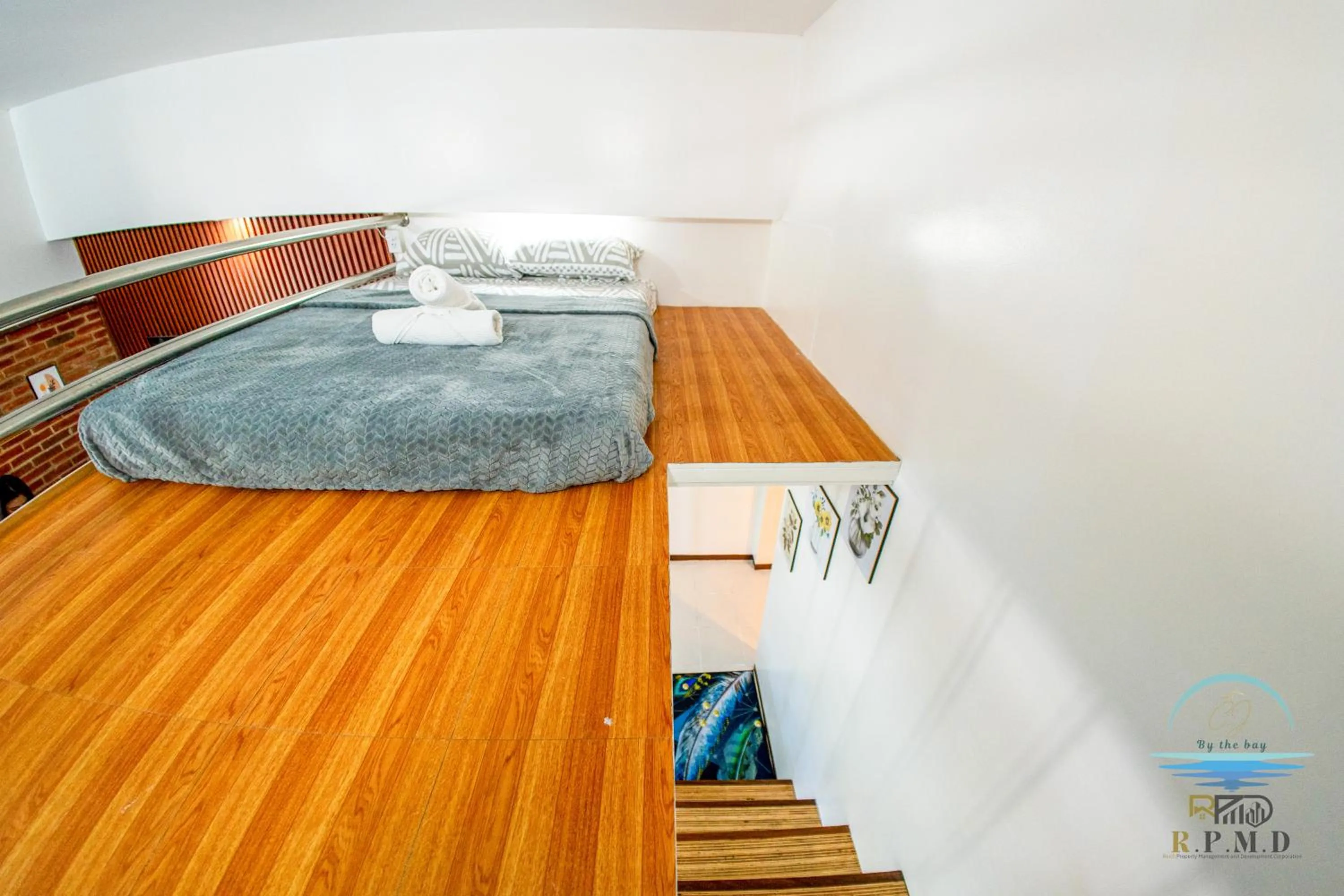 Bed in CJ by the Bay