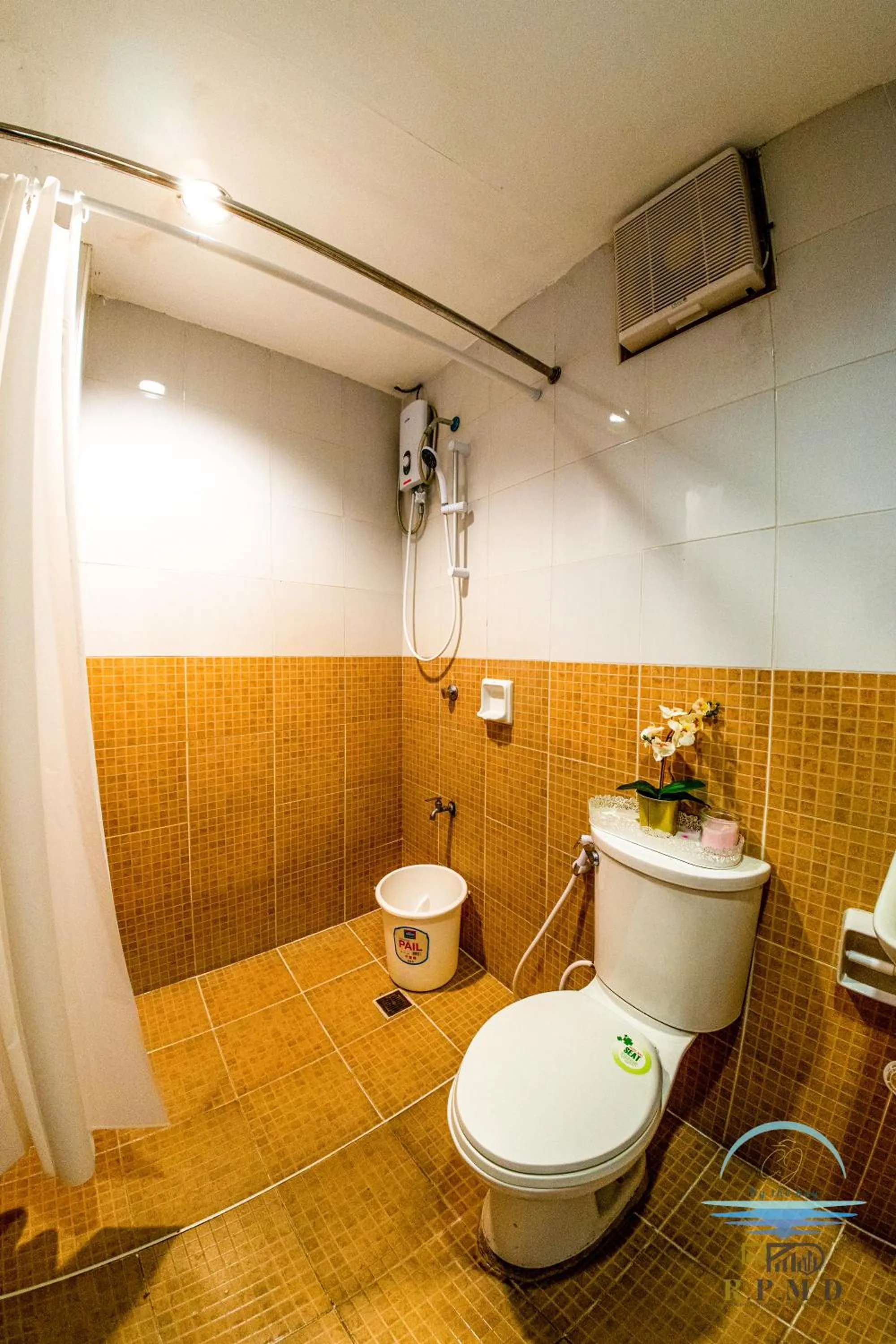 Shower in CJ by the Bay