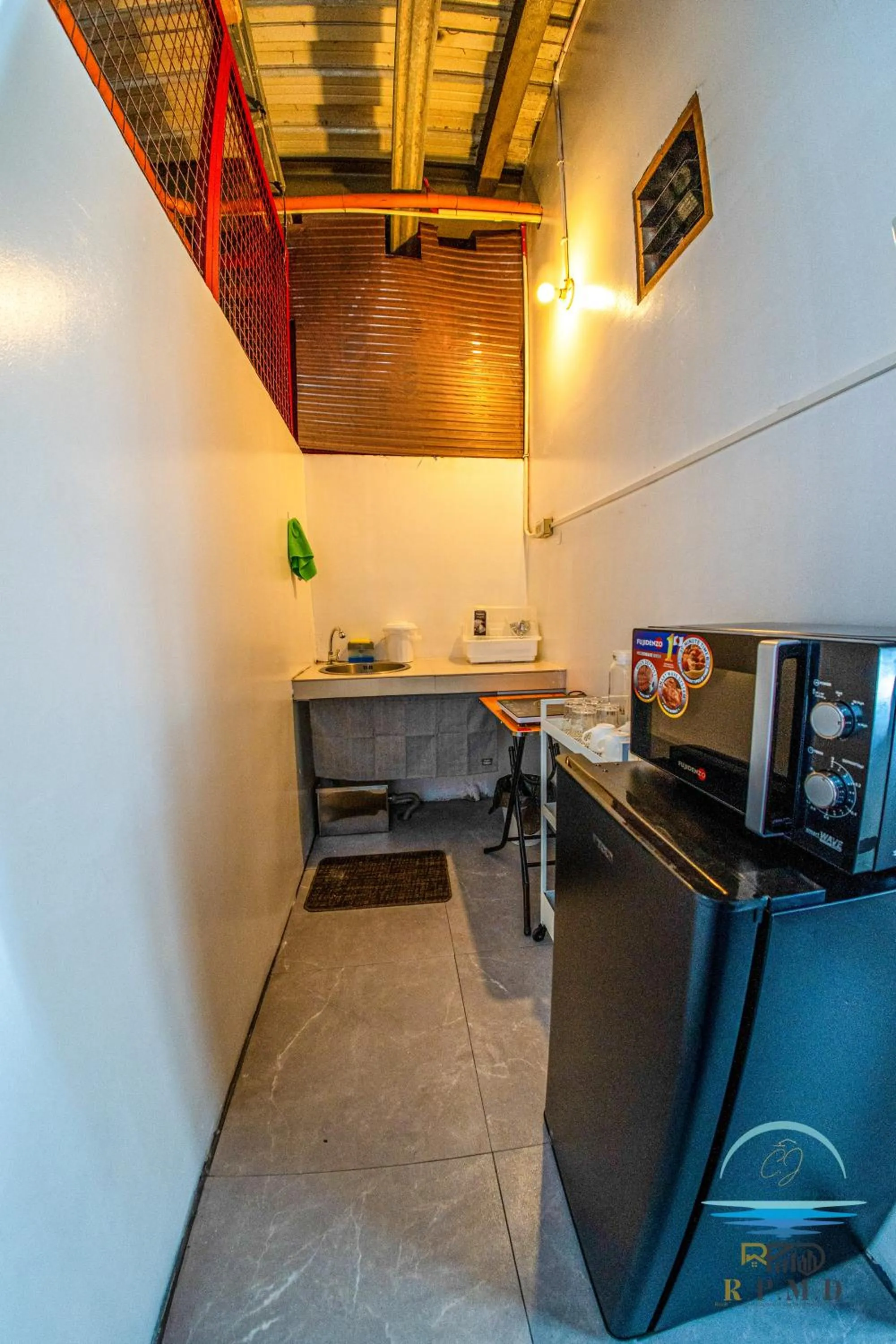 Kitchen or kitchenette in CJ by the Bay