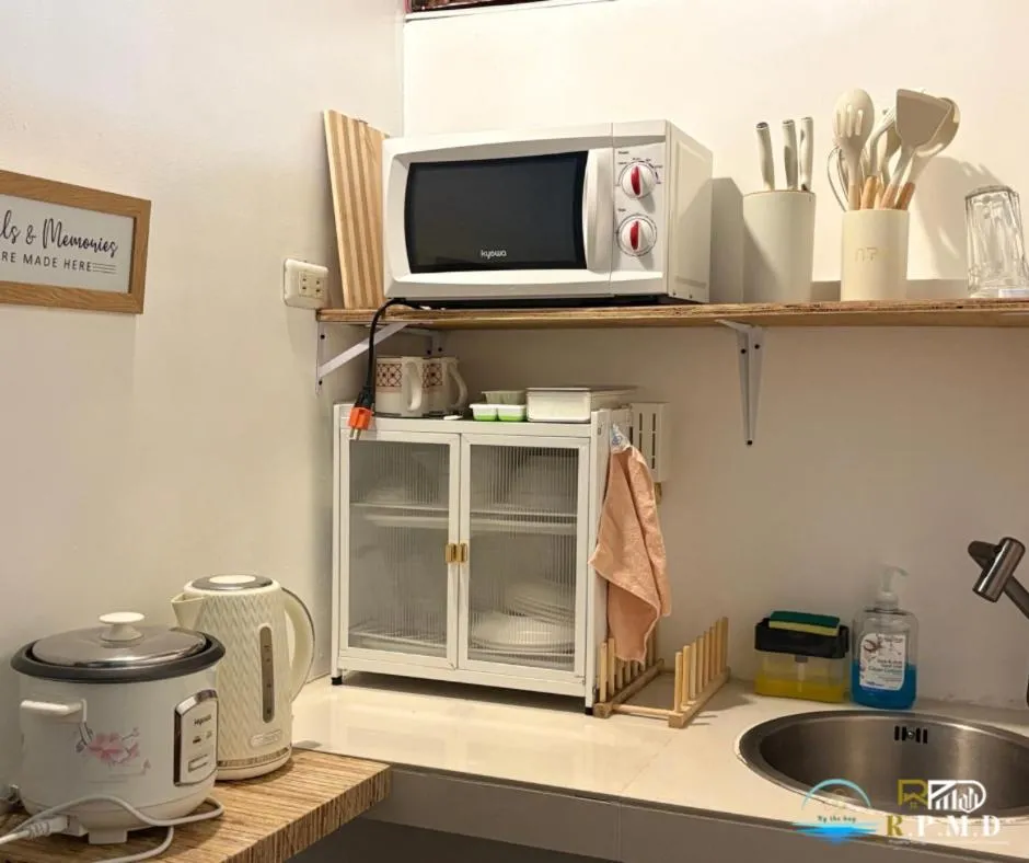Kitchen or kitchenette in CJ by the Bay