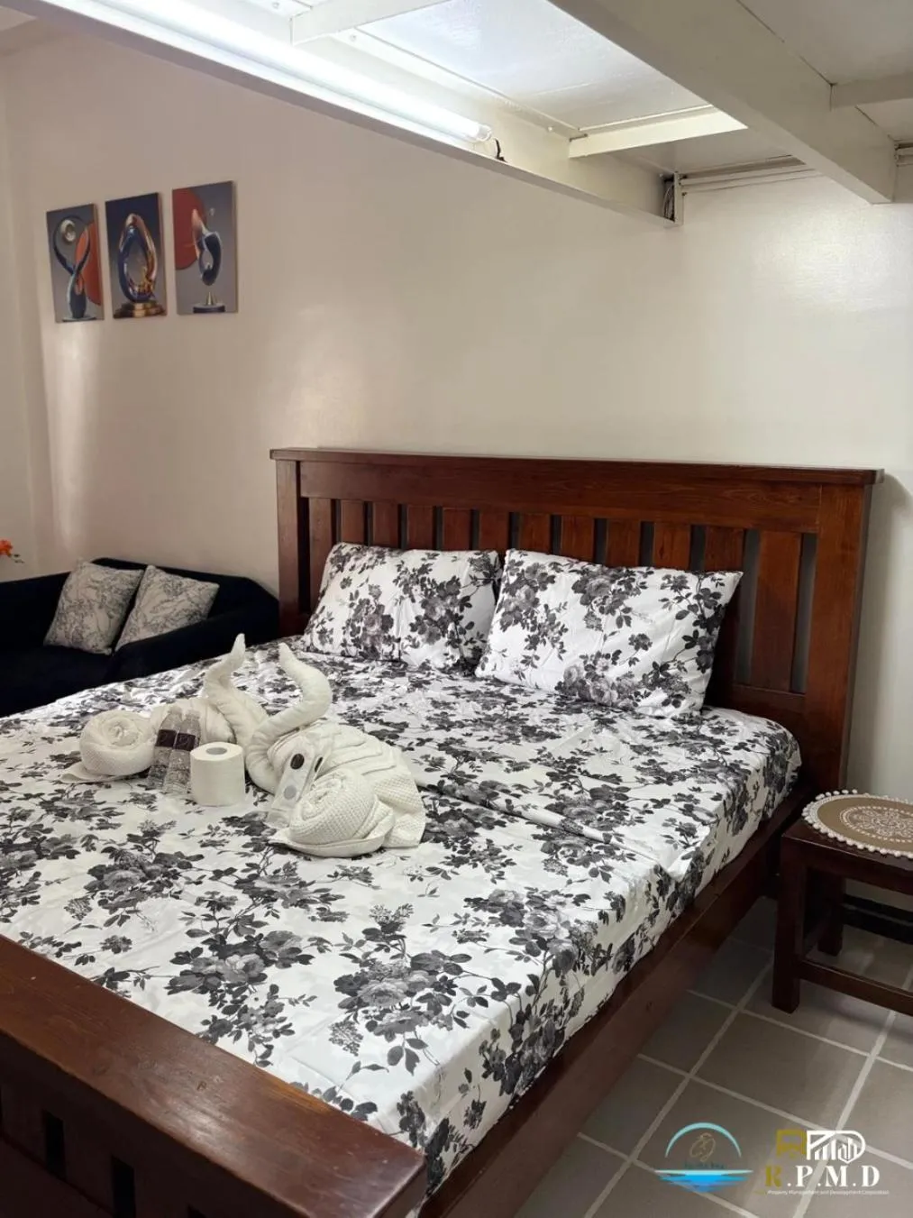 Bed in CJ by the Bay