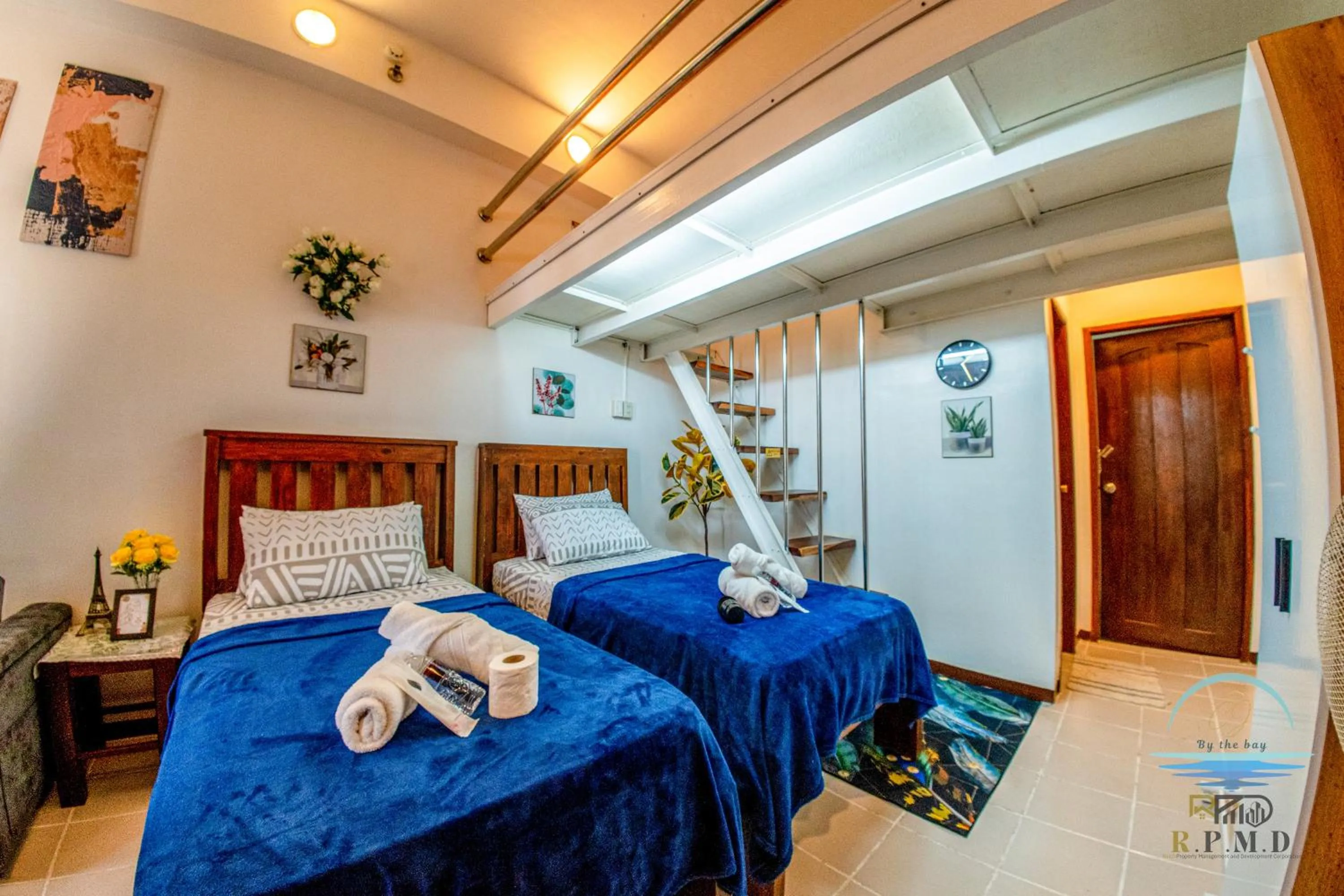 Bed in CJ by the Bay