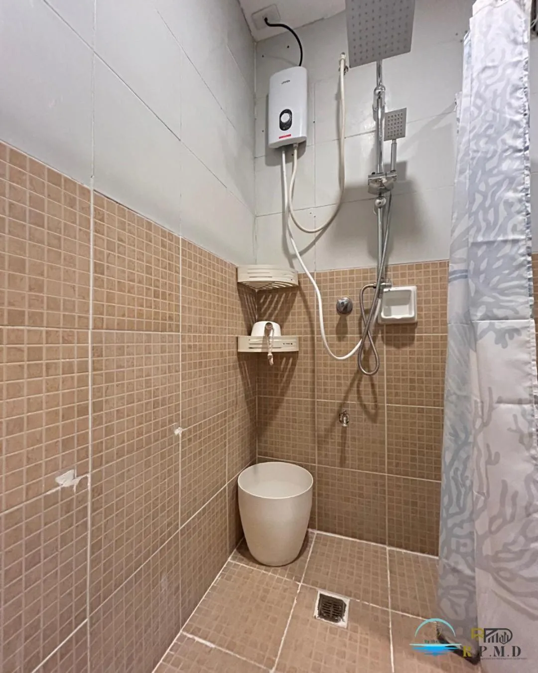 Shower in CJ by the Bay