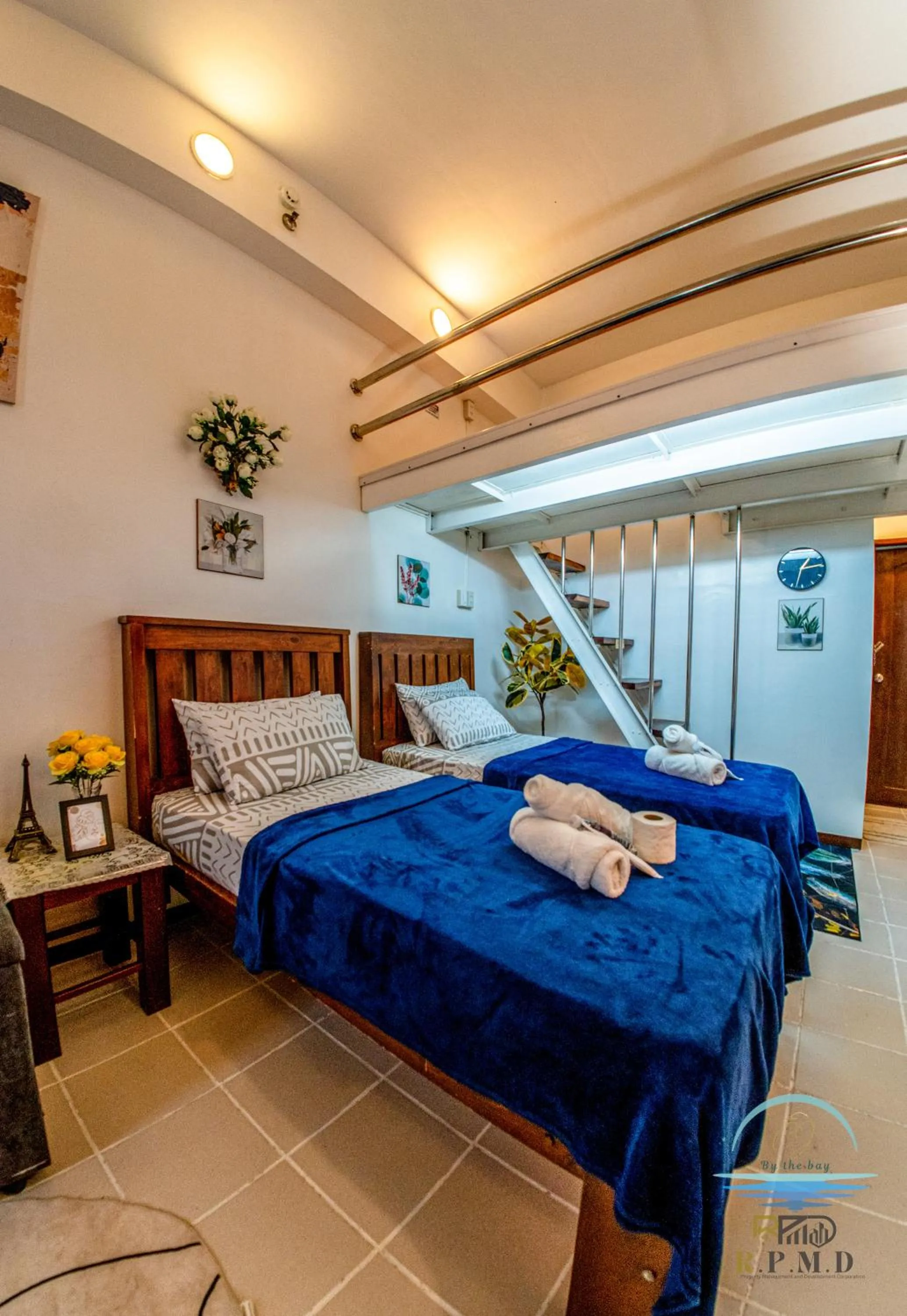 Bed in CJ by the Bay