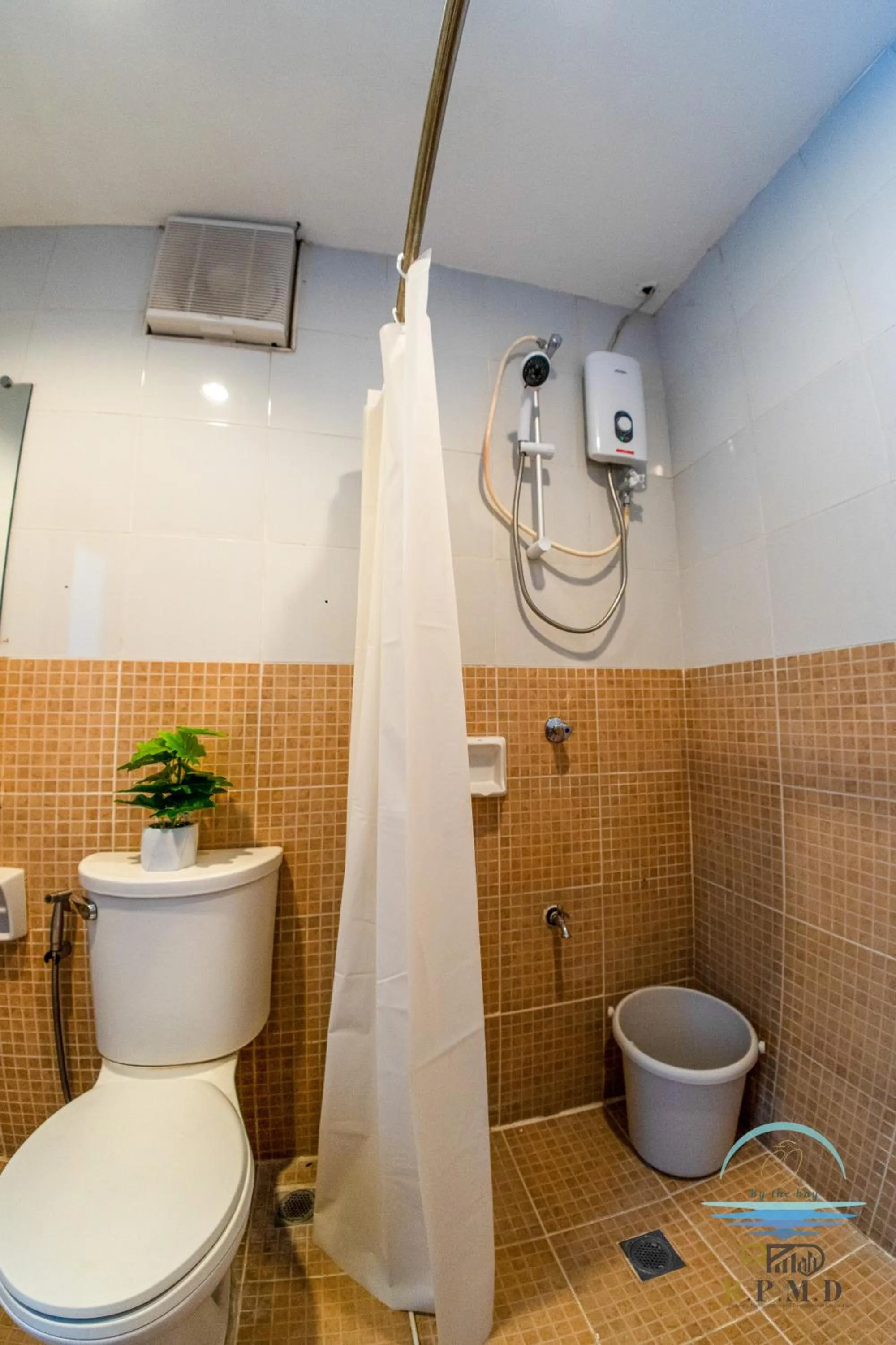 Shower in CJ by the Bay