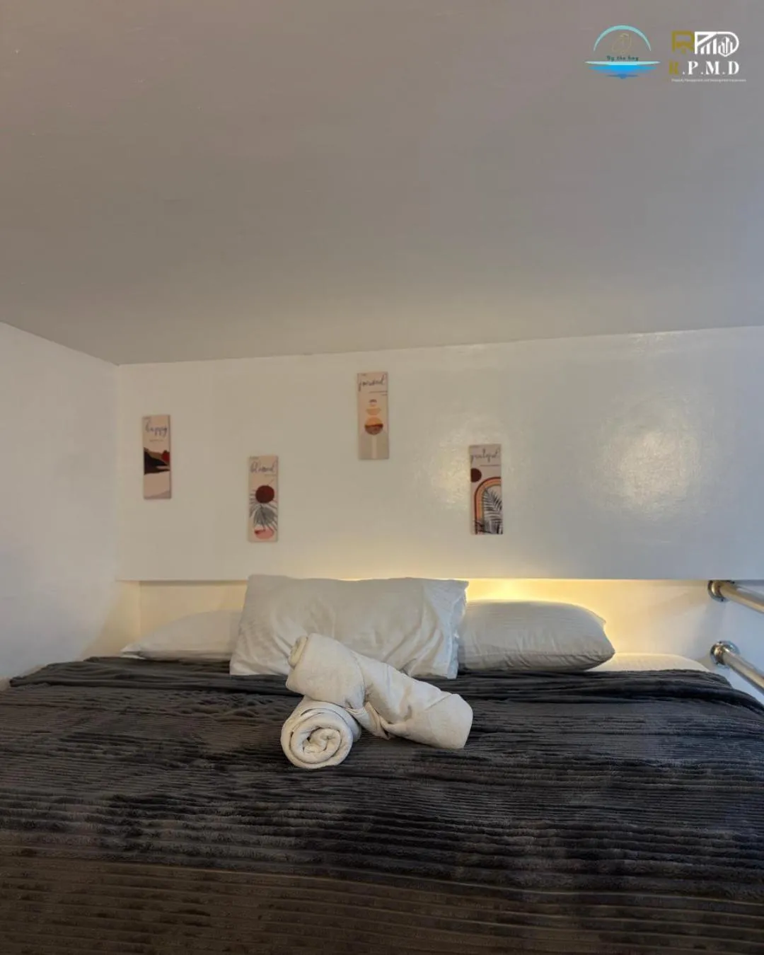 Bed in CJ by the Bay