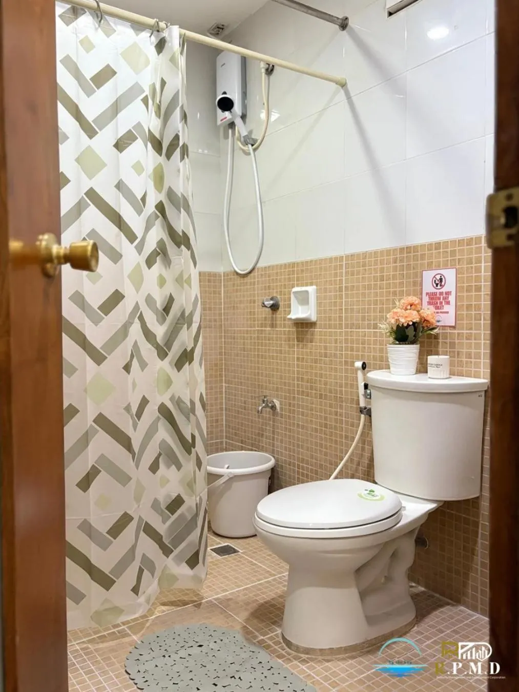 Shower in CJ by the Bay