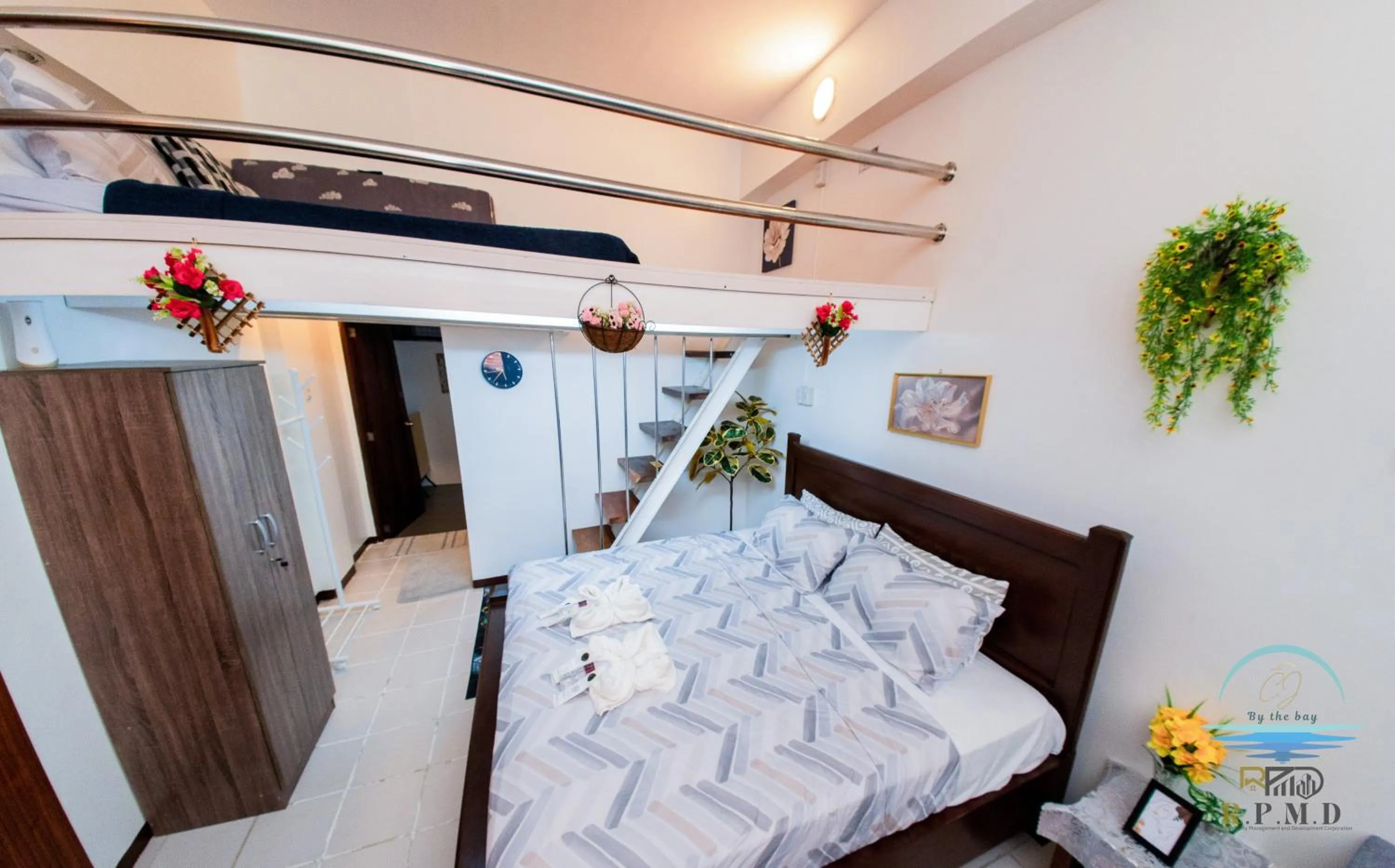 Bed in CJ by the Bay