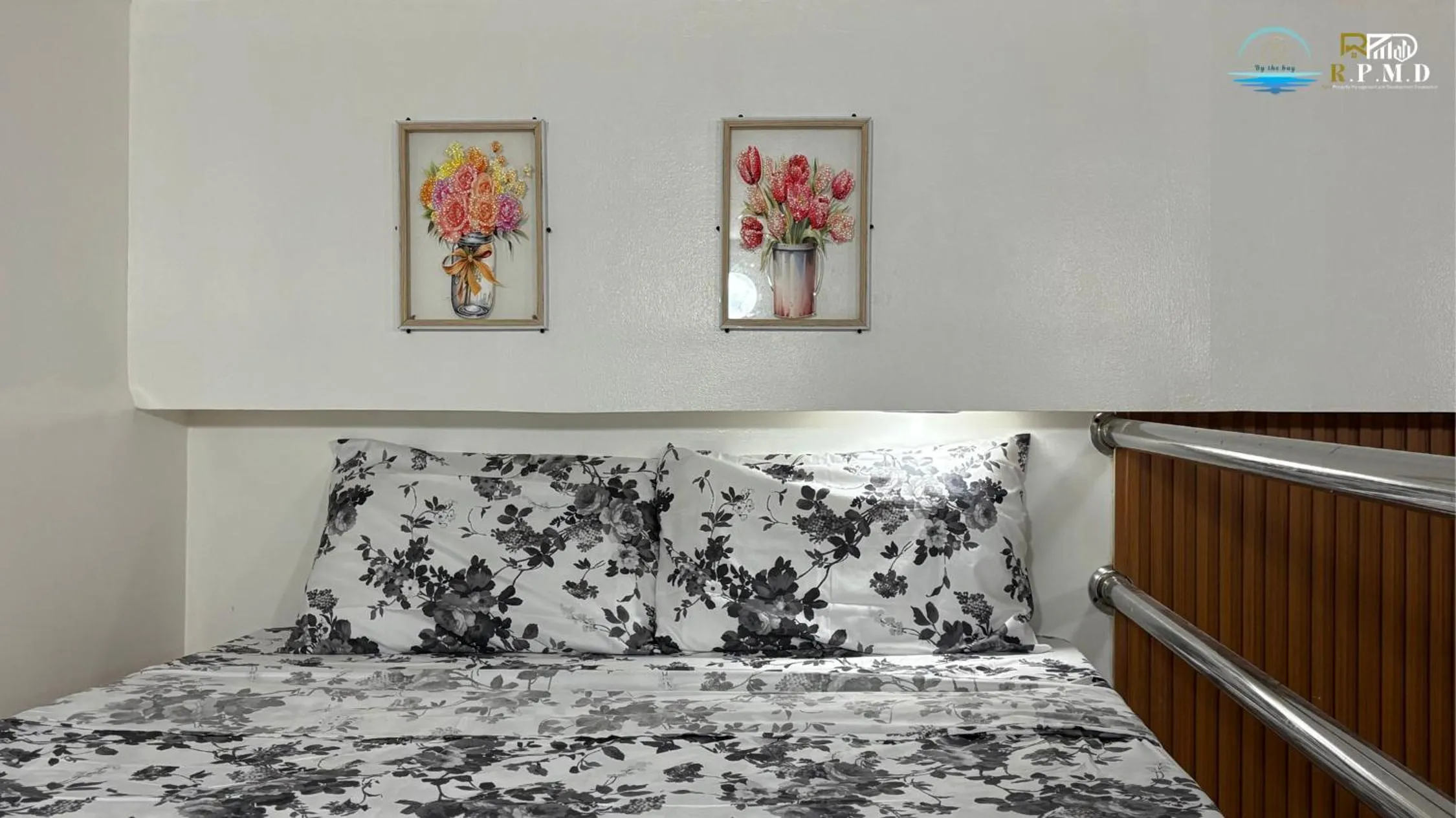 Bed in CJ by the Bay