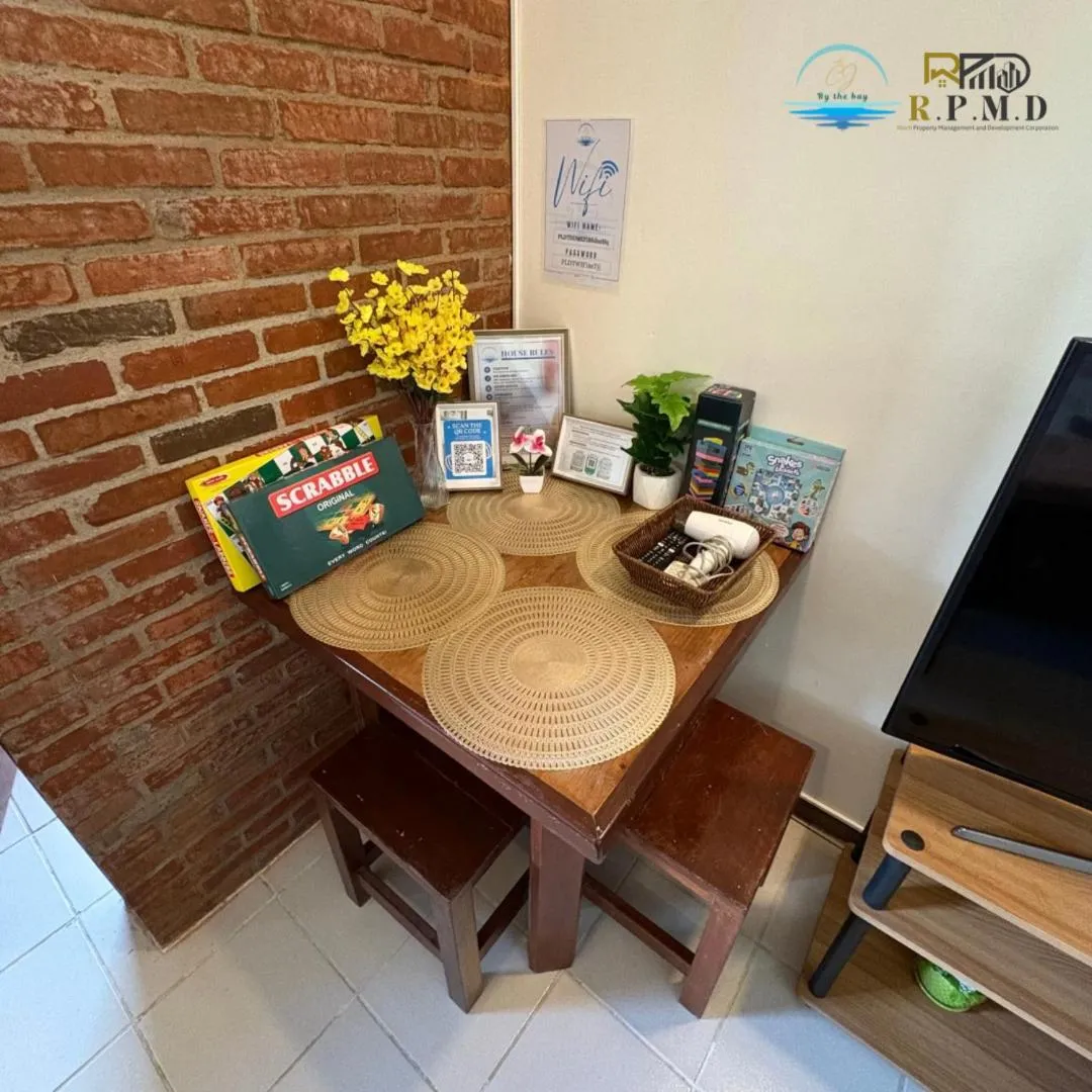 Communal lounge/ TV room in CJ by the Bay