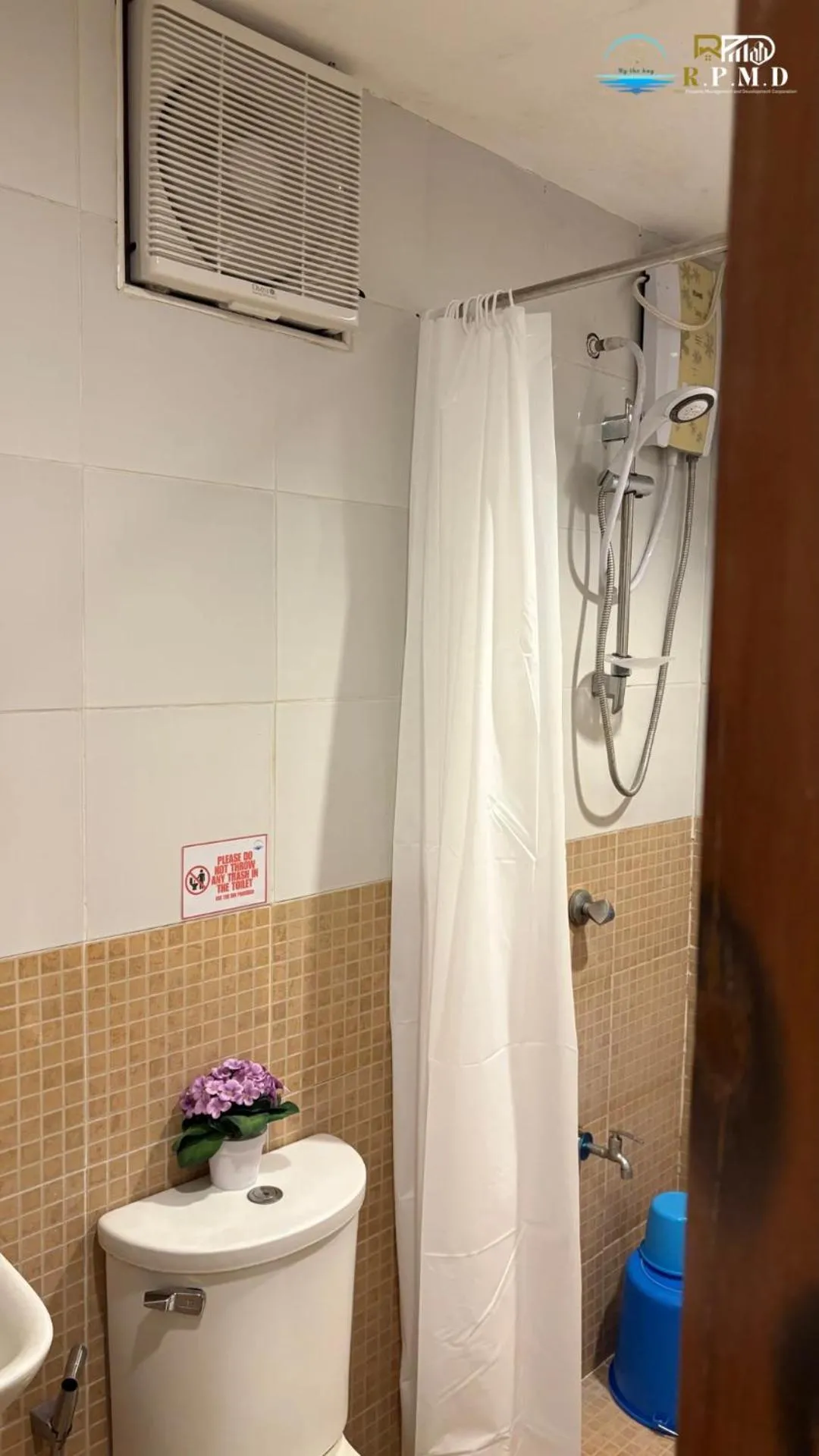Bathroom in CJ by the Bay