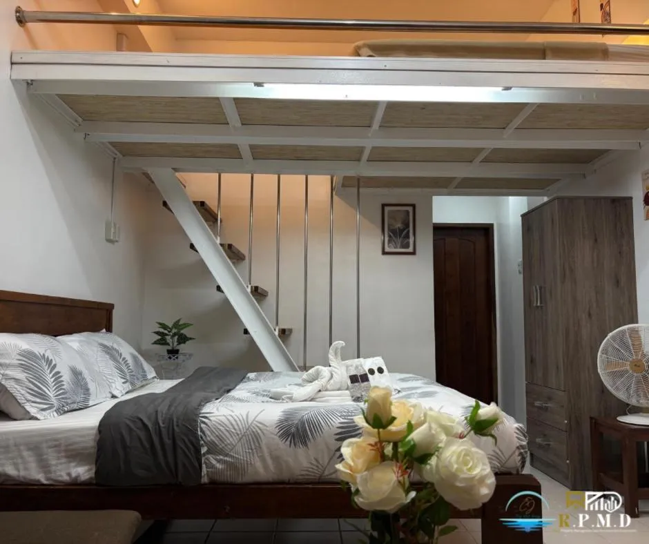 Bed in CJ by the Bay